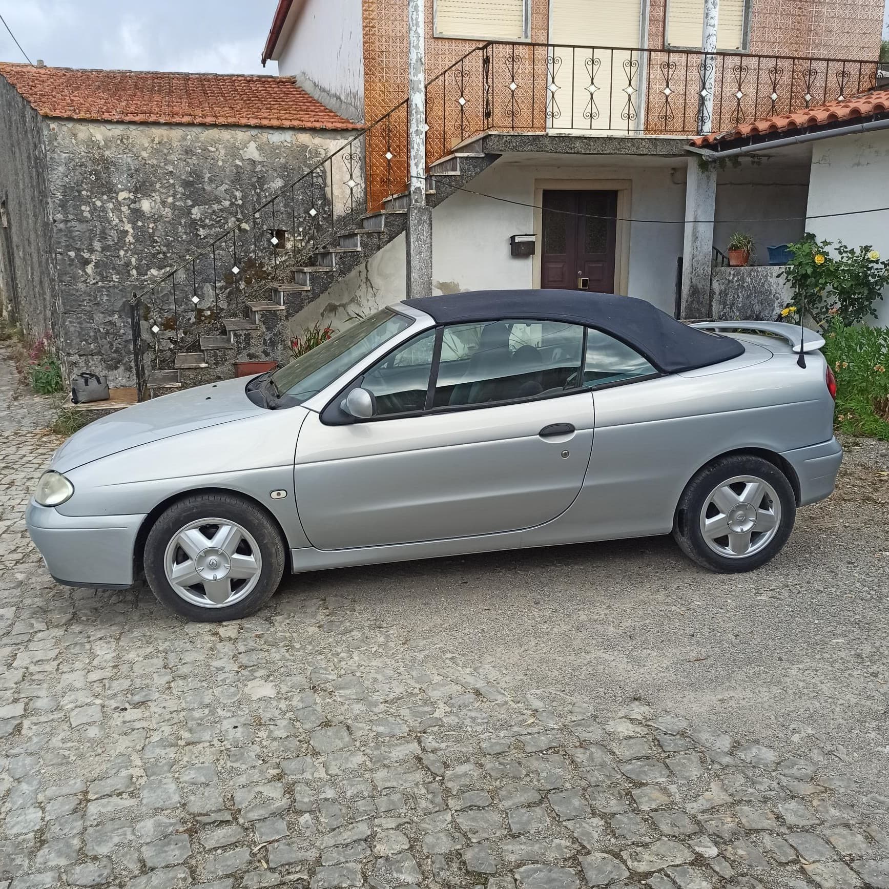 Renault Mégane Cabrio · Ano 1999 — imagem 8