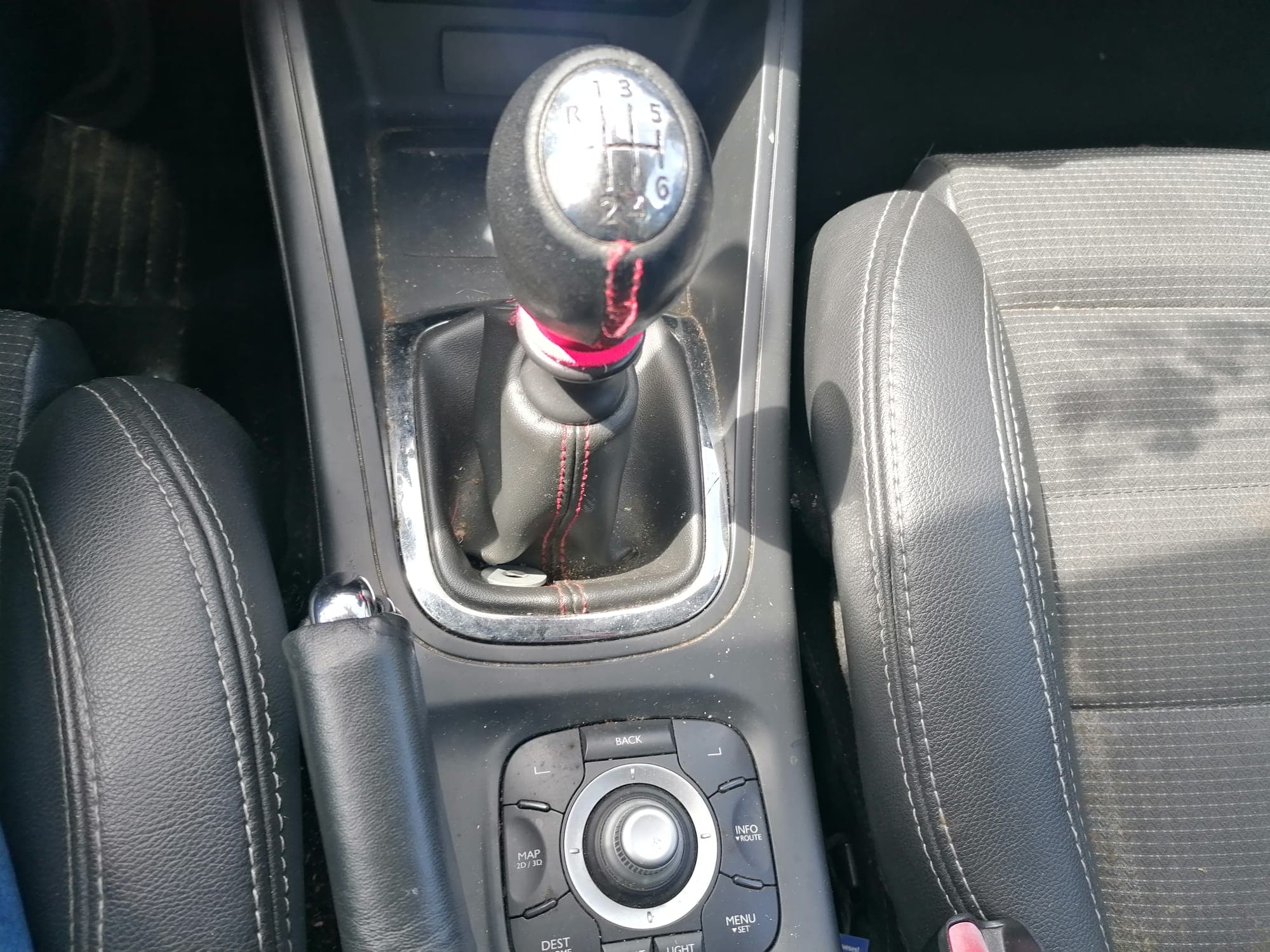 Renault Mégane 1.5 DCI · Ano 2013 — imagen 21