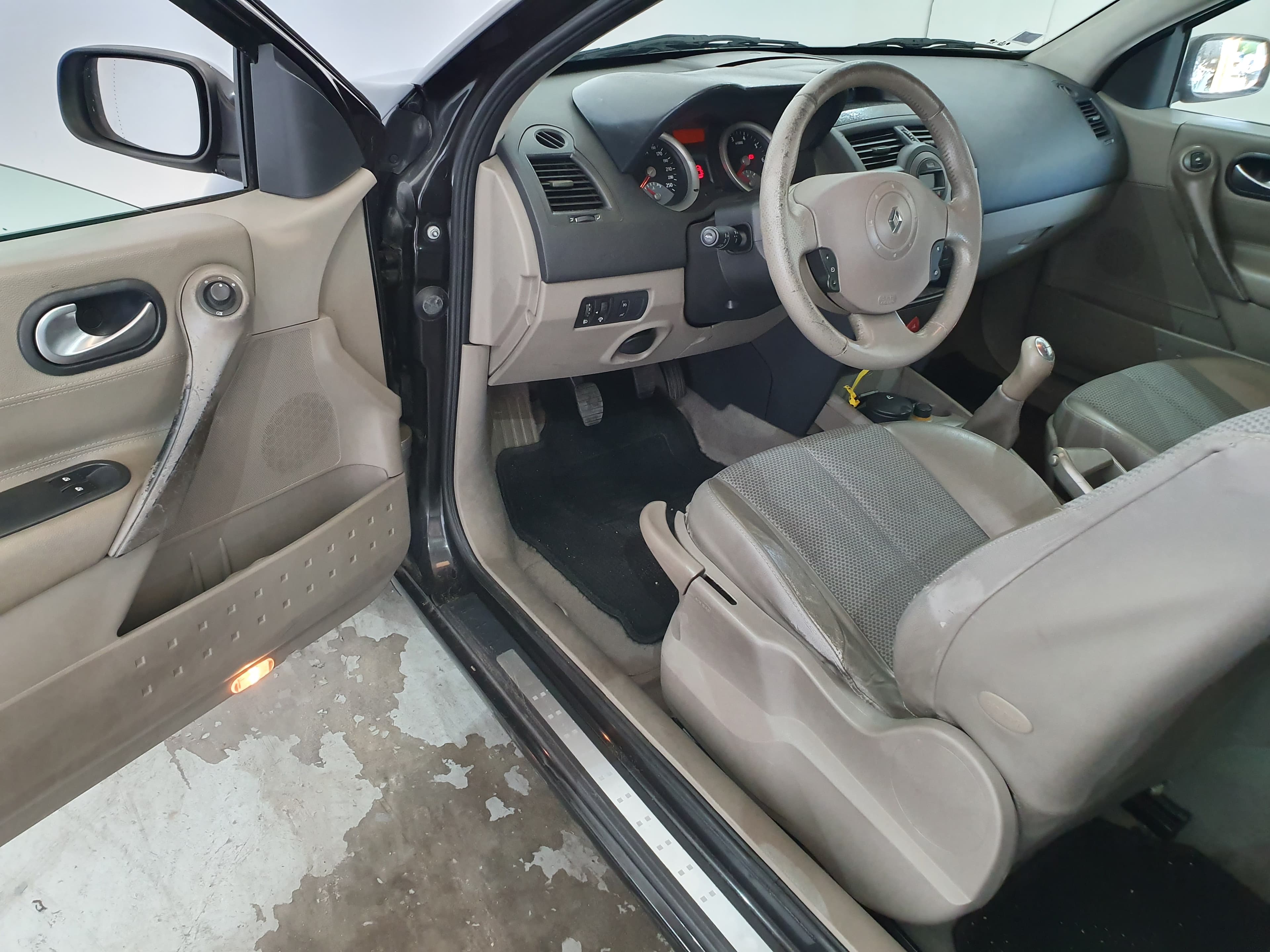 Renault Mégane · Ano 2003 — imagem 23