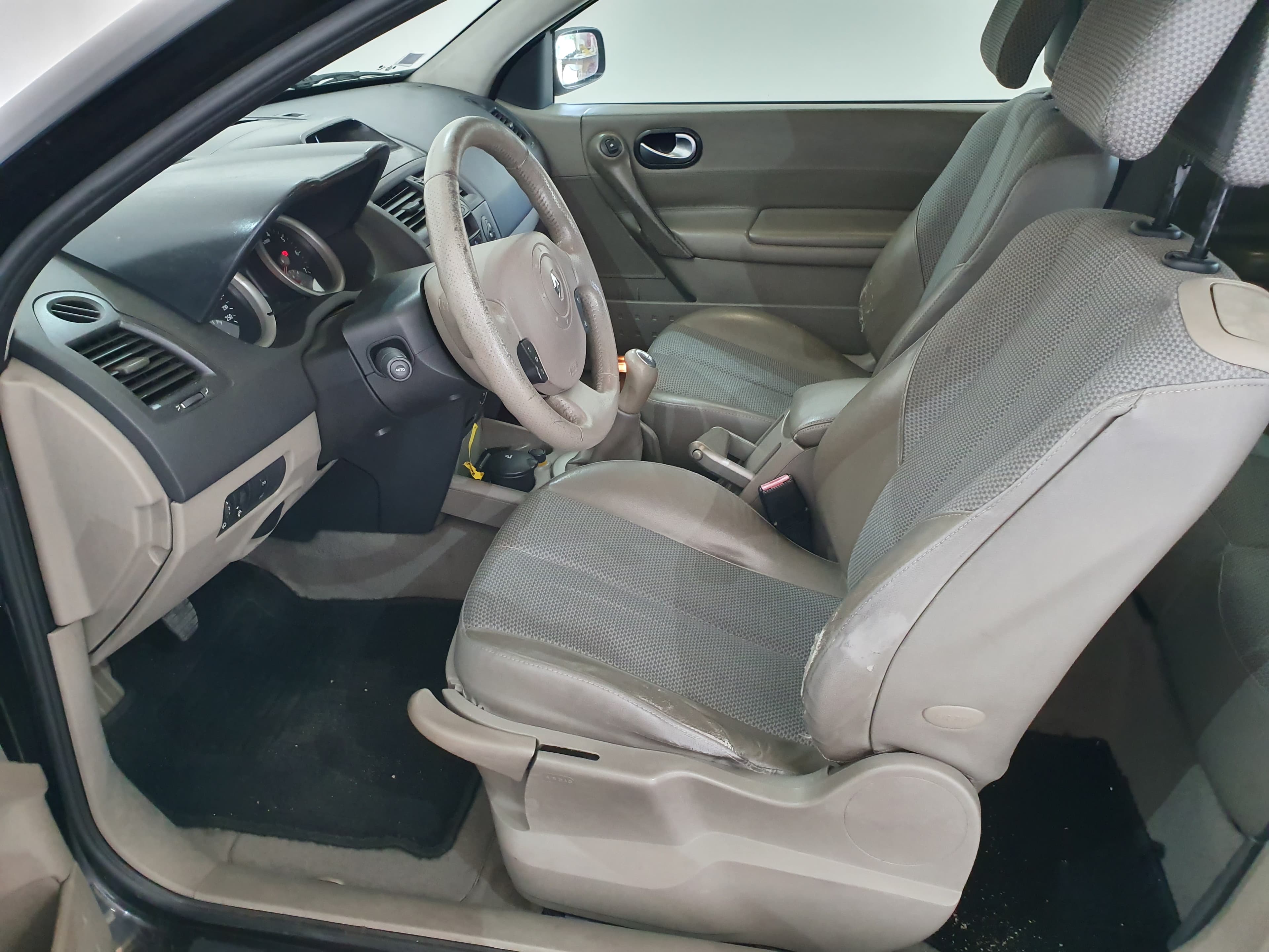 Renault Mégane · Ano 2003 — imagem 25