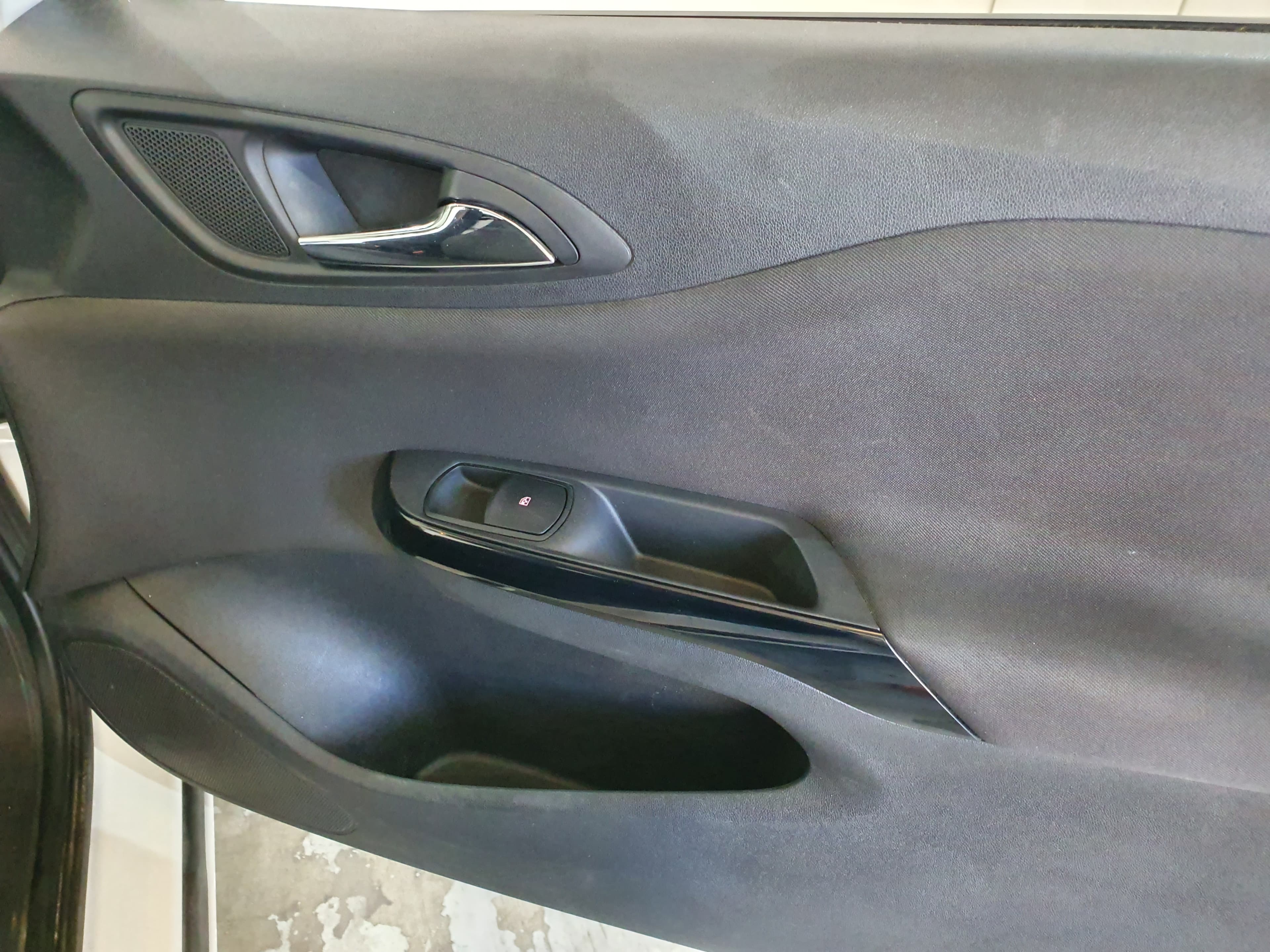 Opel Corsa · Ano 2016 — imagem 21