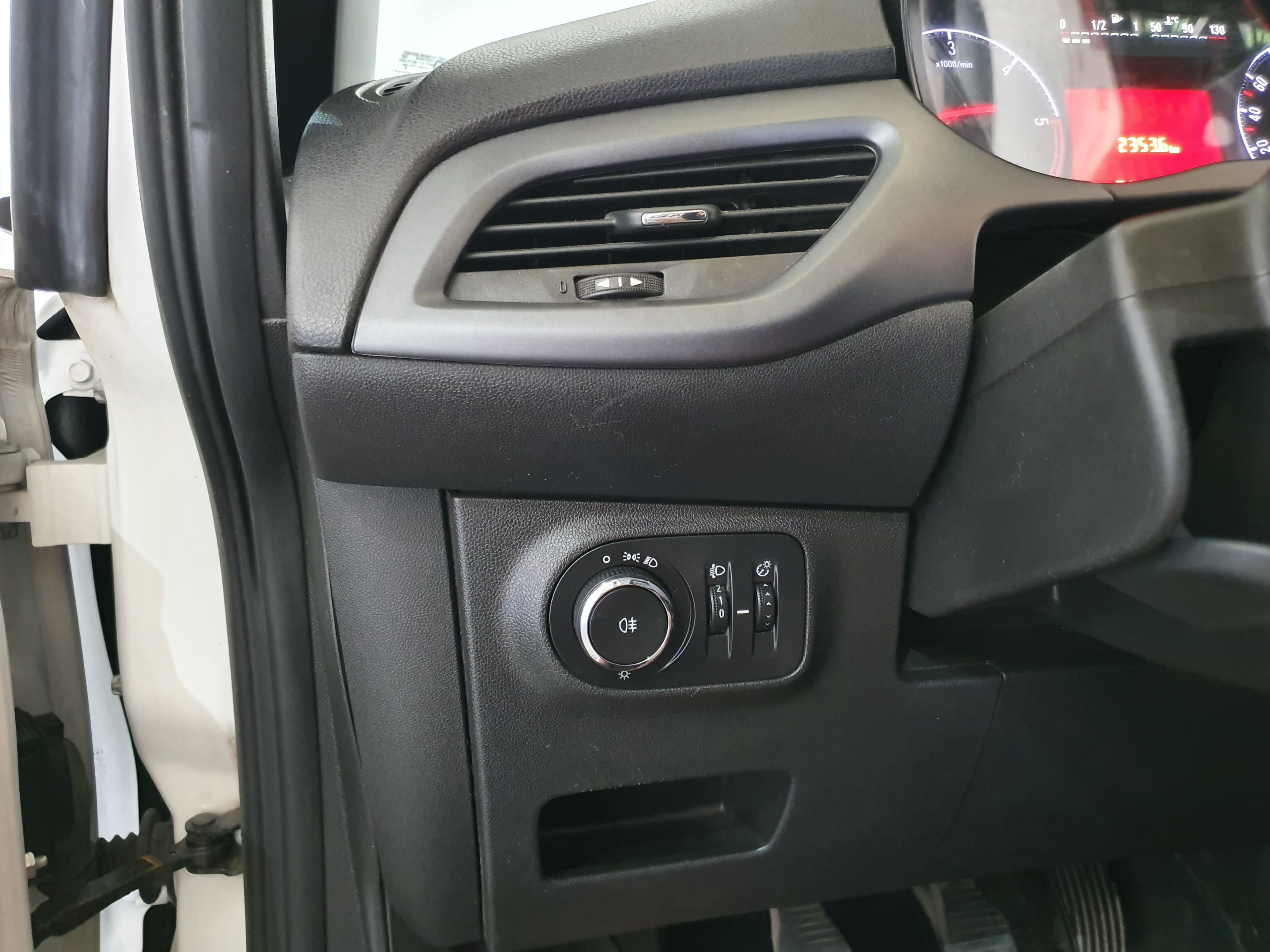 Opel Corsa · Ano 2016 — imagem 36