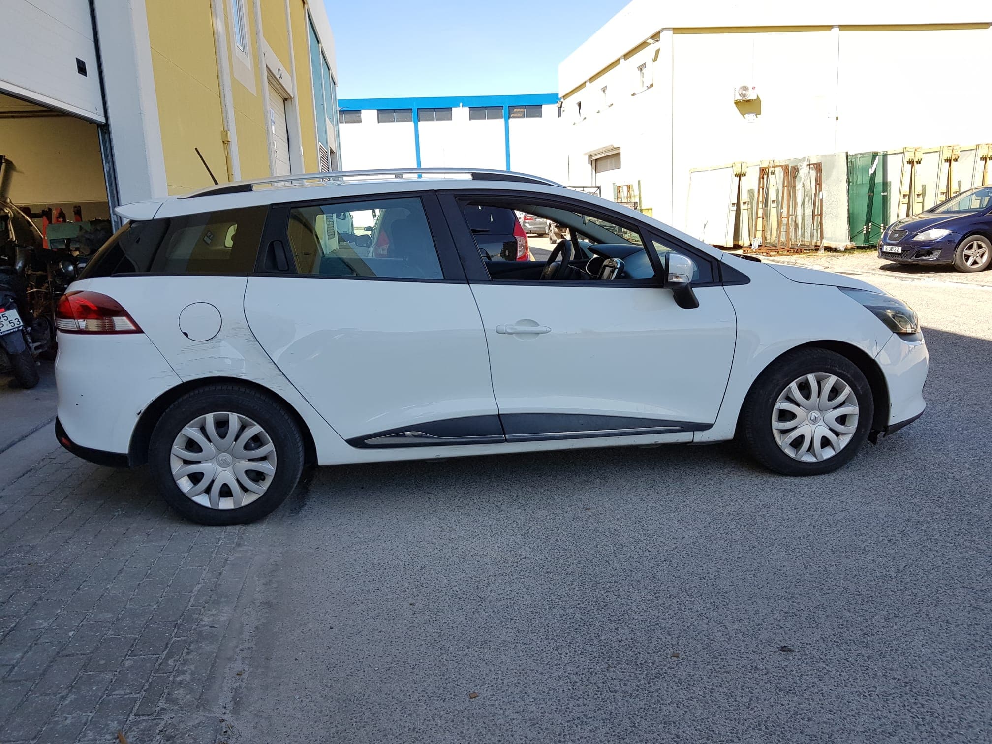 Renault Clio Break 1.5 DCI · Ano 2014 — image 9
