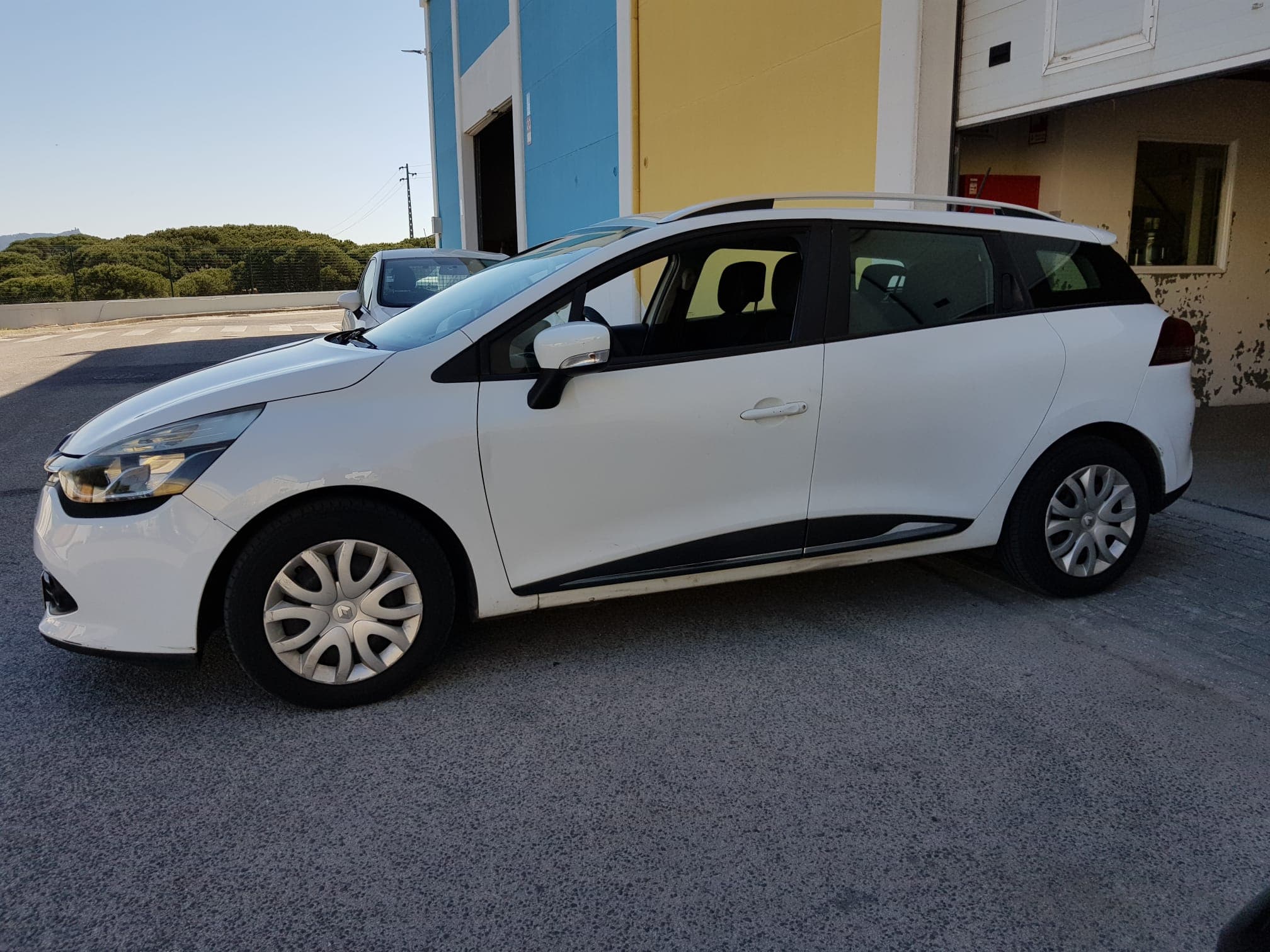 Renault Clio Break 1.5 DCI · Ano 2014 — image 4