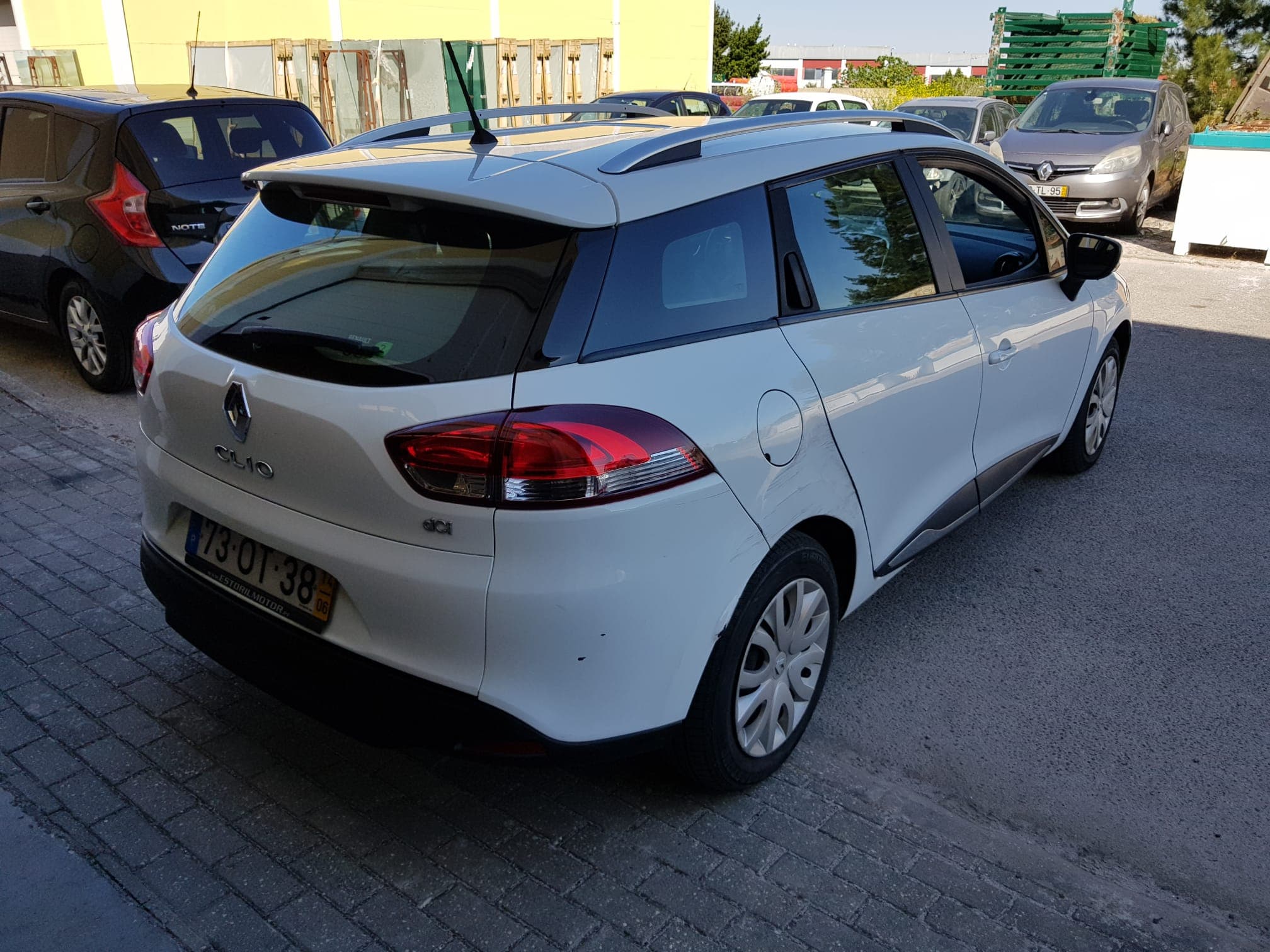 Renault Clio Break 1.5 DCI · Ano 2014 — image 8