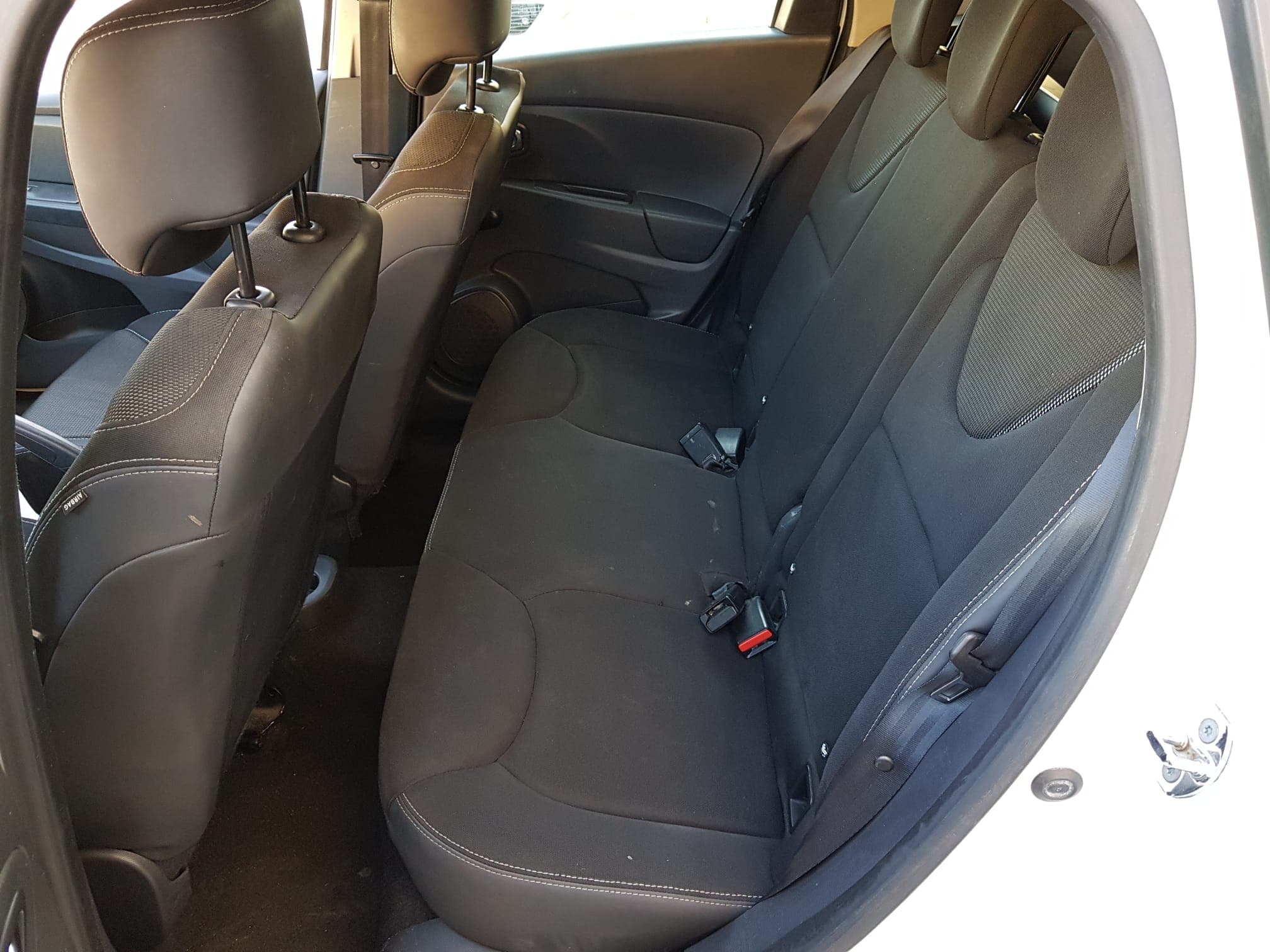 Renault Clio Break 1.5 DCI · Ano 2014 — image 13