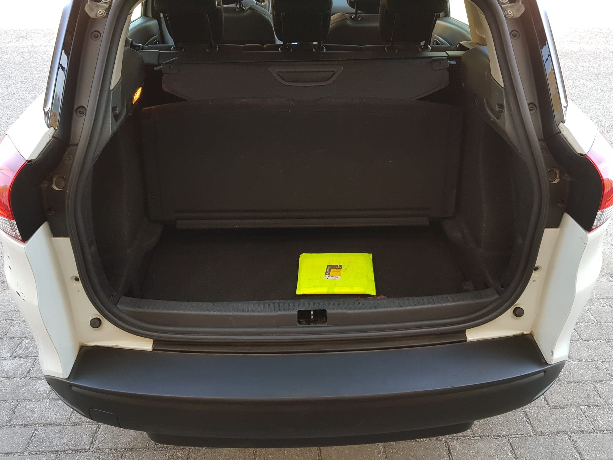 Renault Clio Break 1.5 DCI · Ano 2014 — image 10