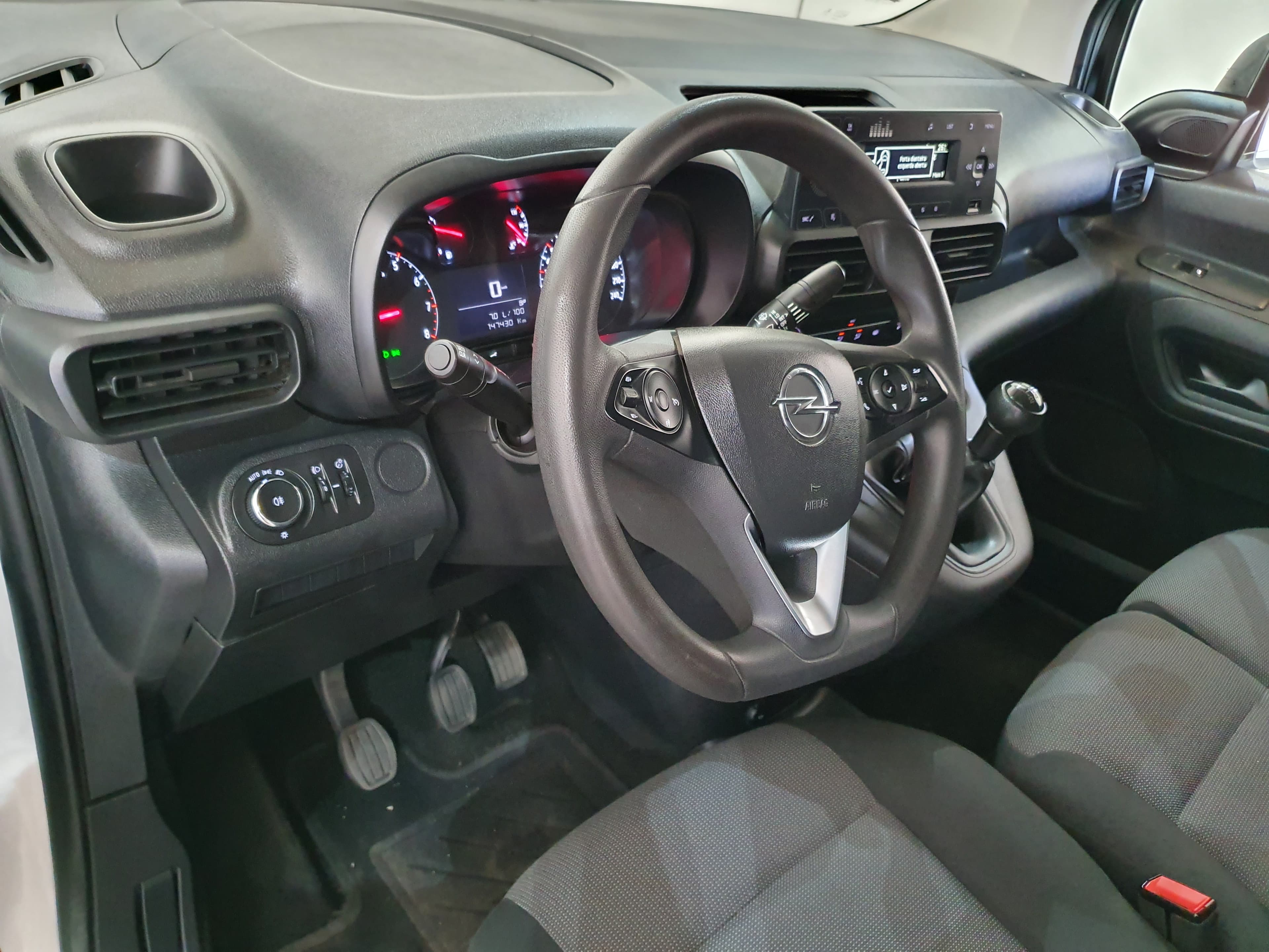 Opel Combo · Ano 2020 — image 22