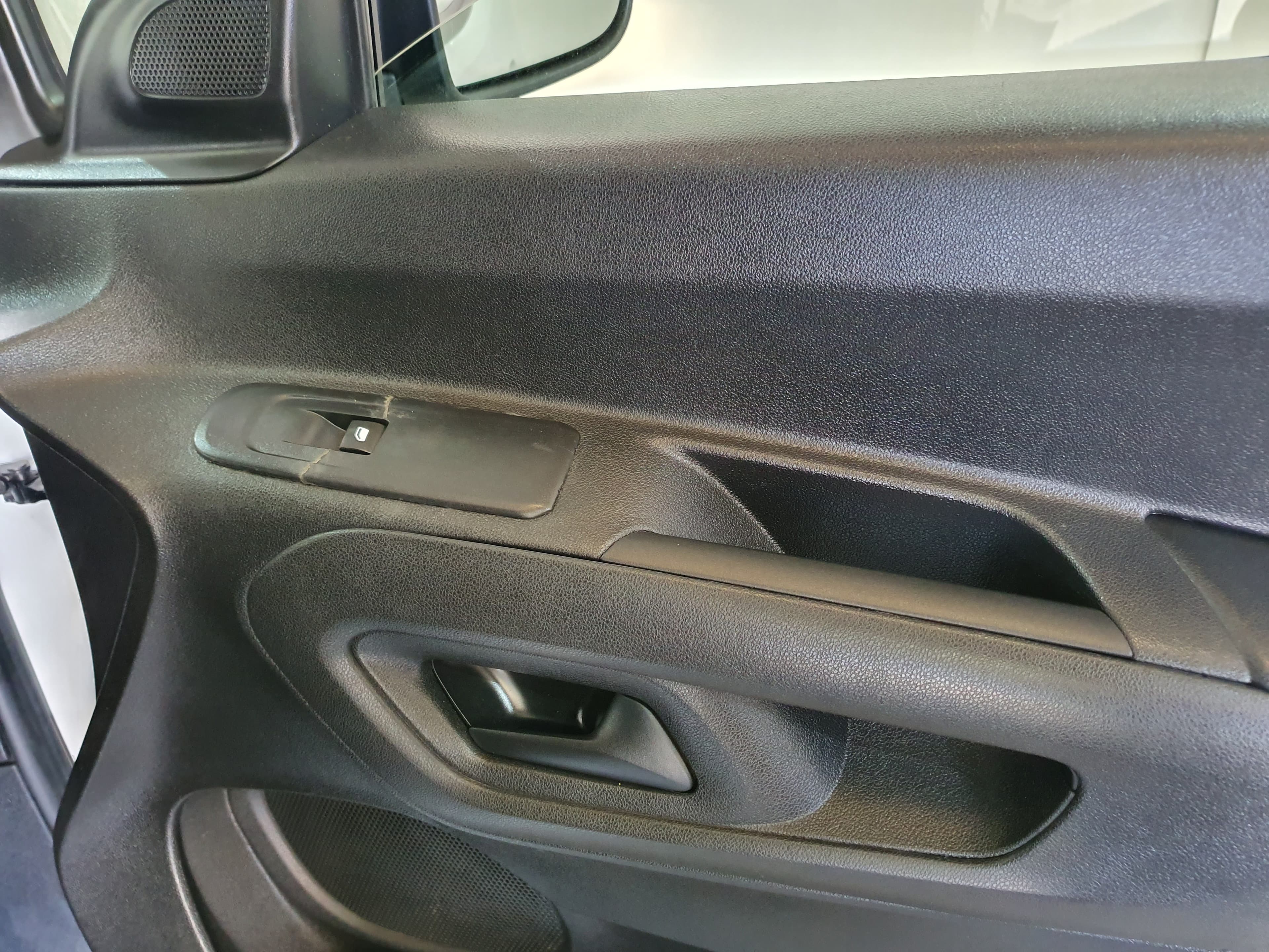 Opel Combo · Ano 2020 — image 18