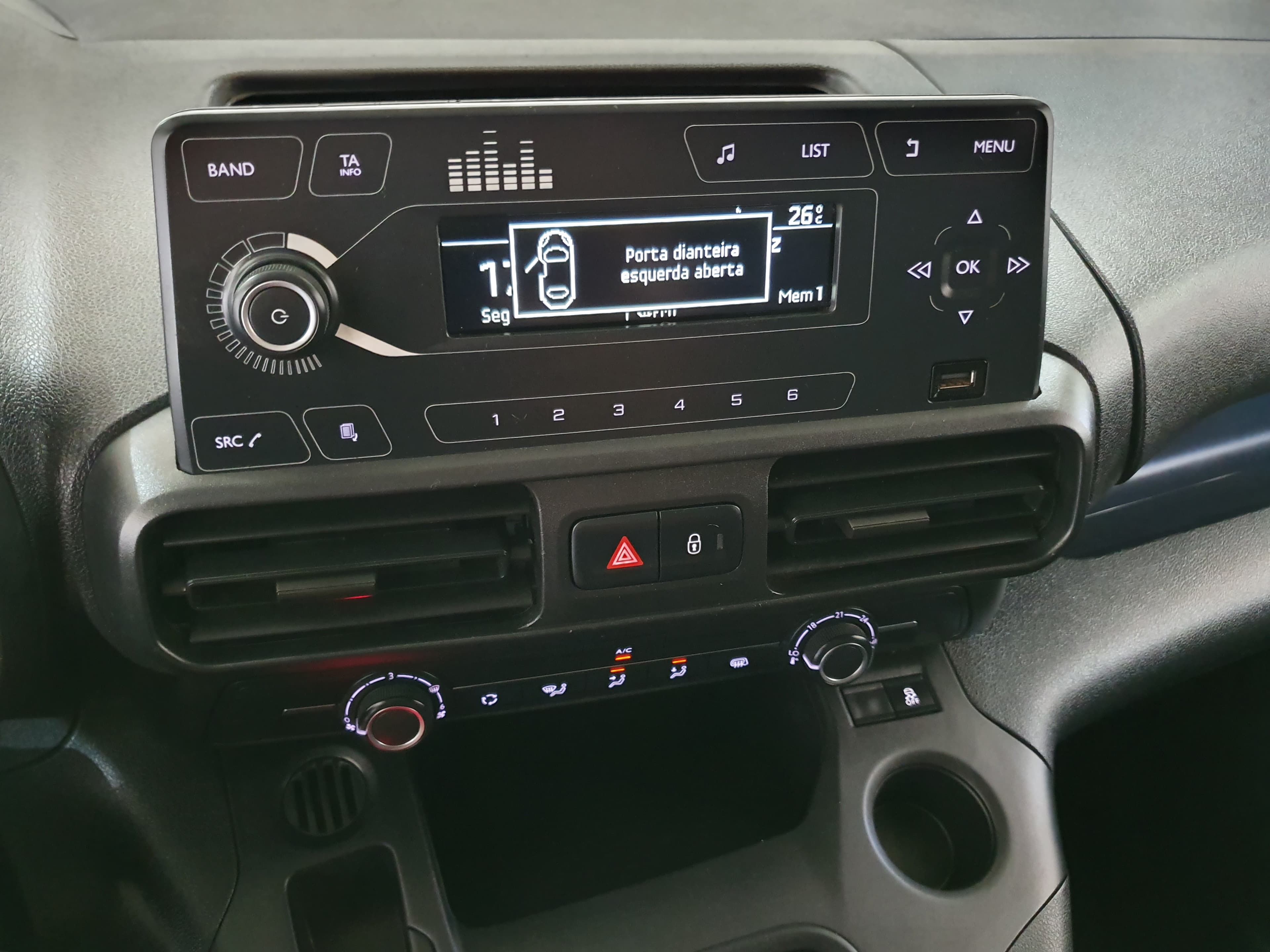 Opel Combo · Ano 2020 — image 25