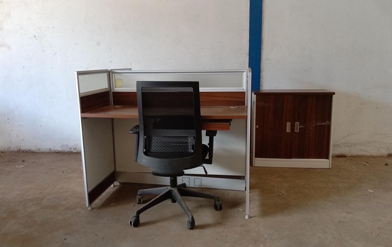 Mobiliario de oficina — imagen 1