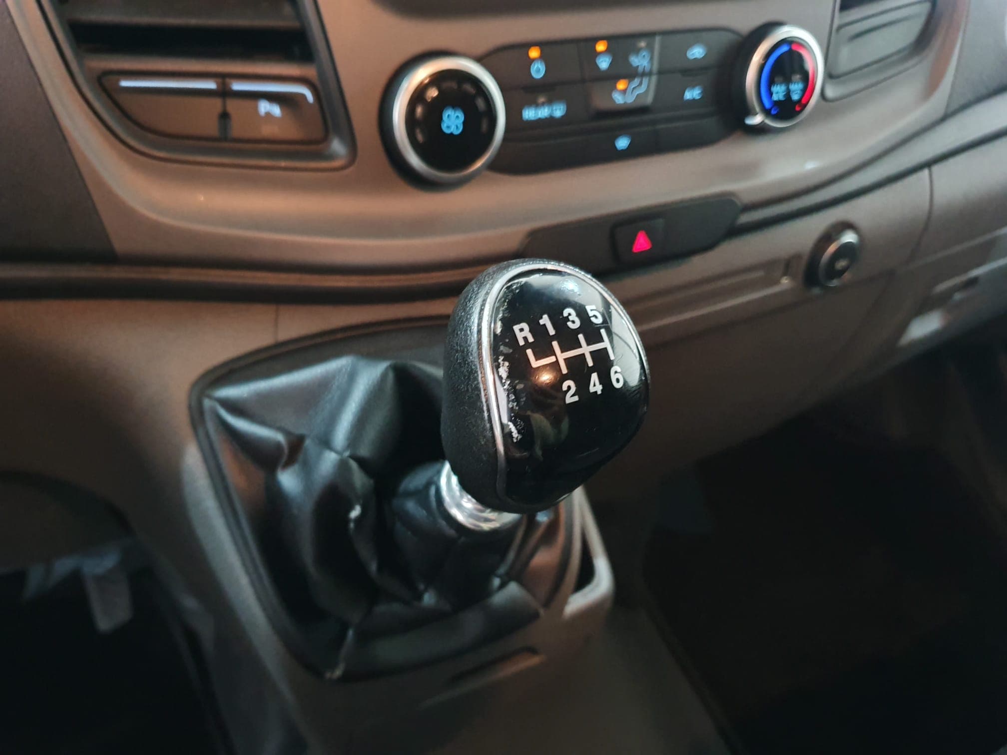 Ford Transit Custom · Ano 2019 — imagen 28