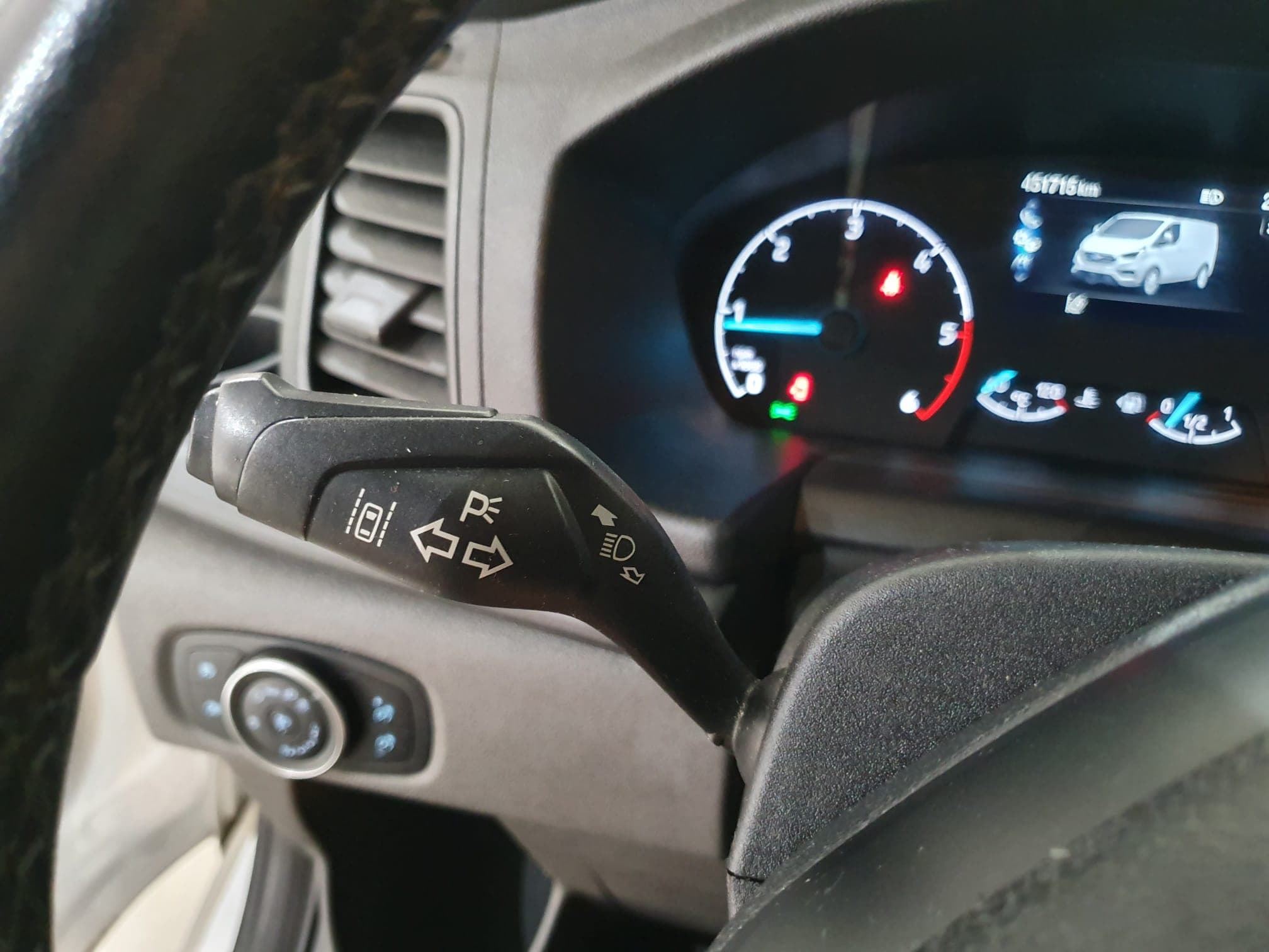Ford Transit Custom · Ano 2019 — imagen 22