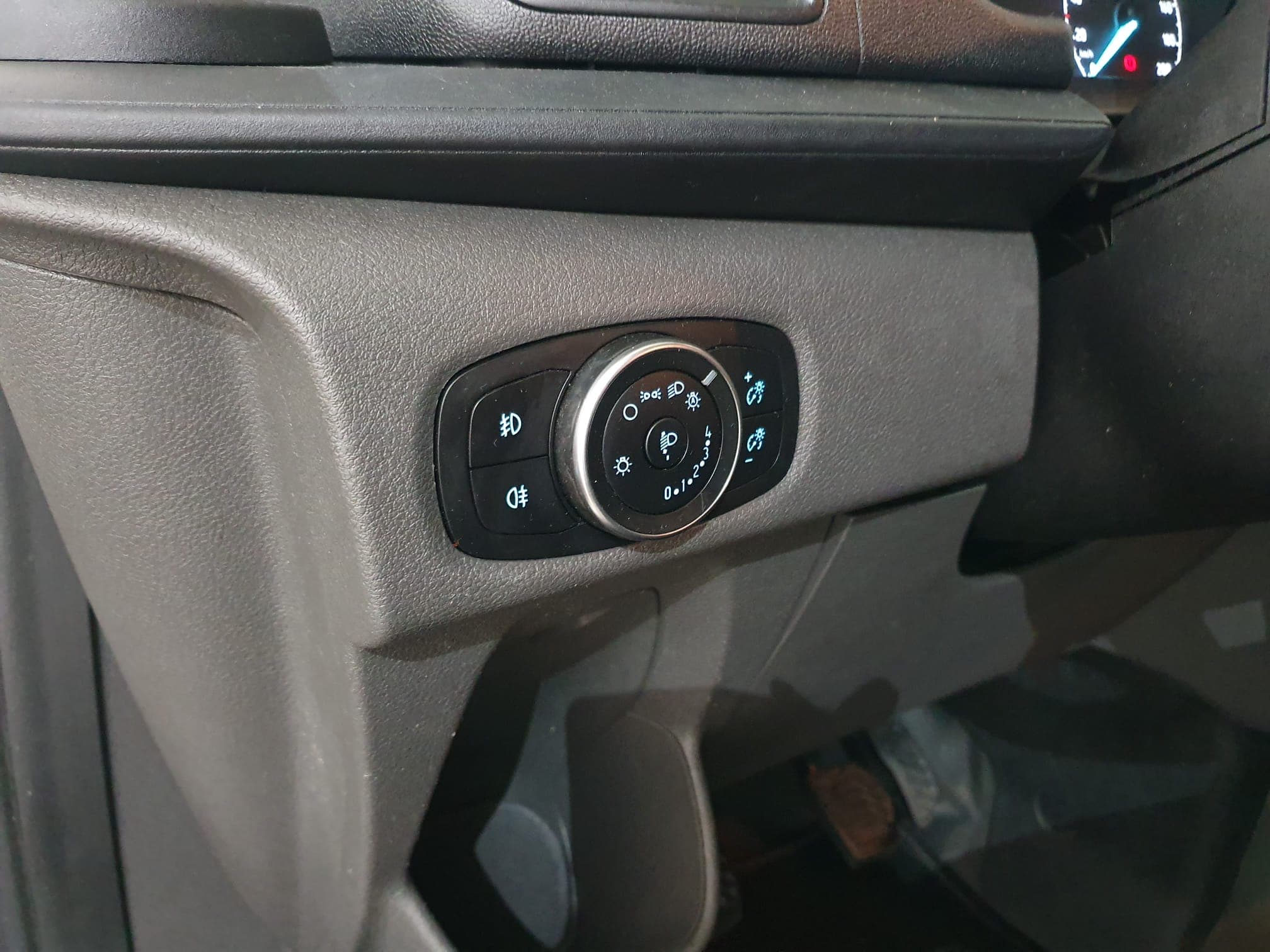 Ford Transit Custom · Ano 2019 — imagen 29