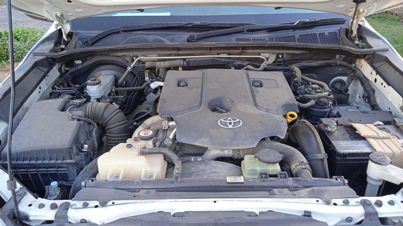 Toyota Hilux — image 16