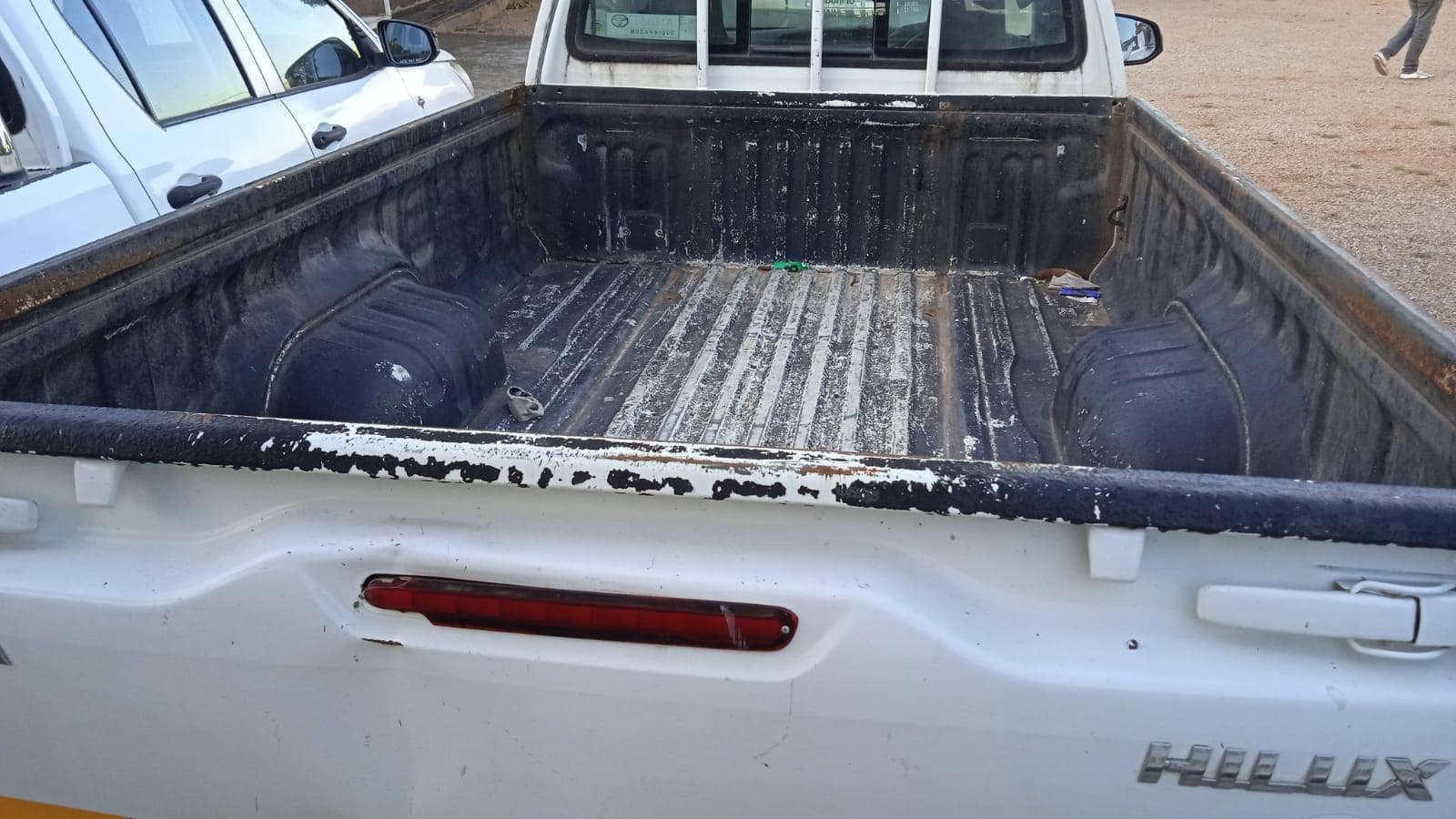 Toyota Hilux — image 7