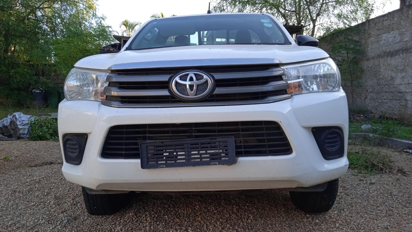 Toyota Hilux — image 19