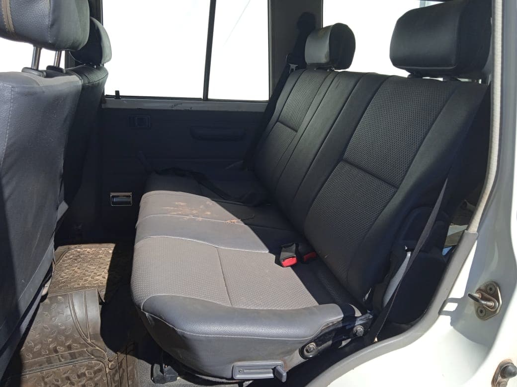 Toyota Land Cruiser — imagem 10