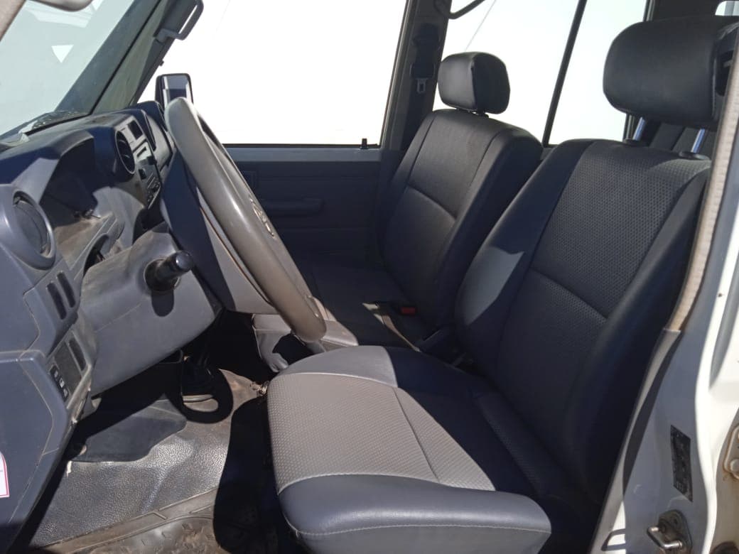 Toyota Land Cruiser — imagem 5