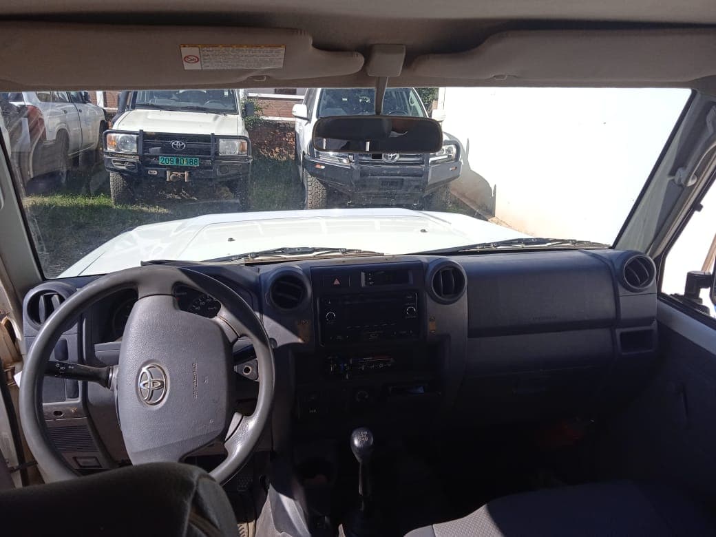 Toyota Land Cruiser — imagem 12