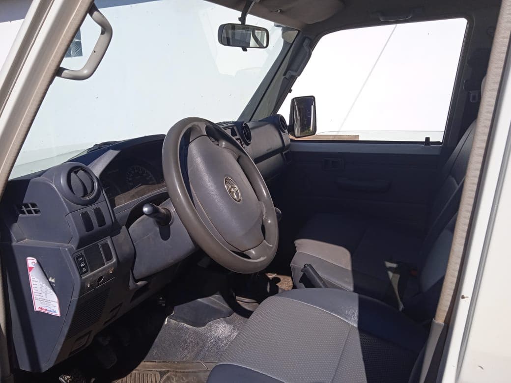 Toyota Land Cruiser — imagem 6