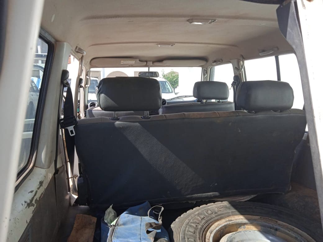 Toyota Land Cruiser — image 10