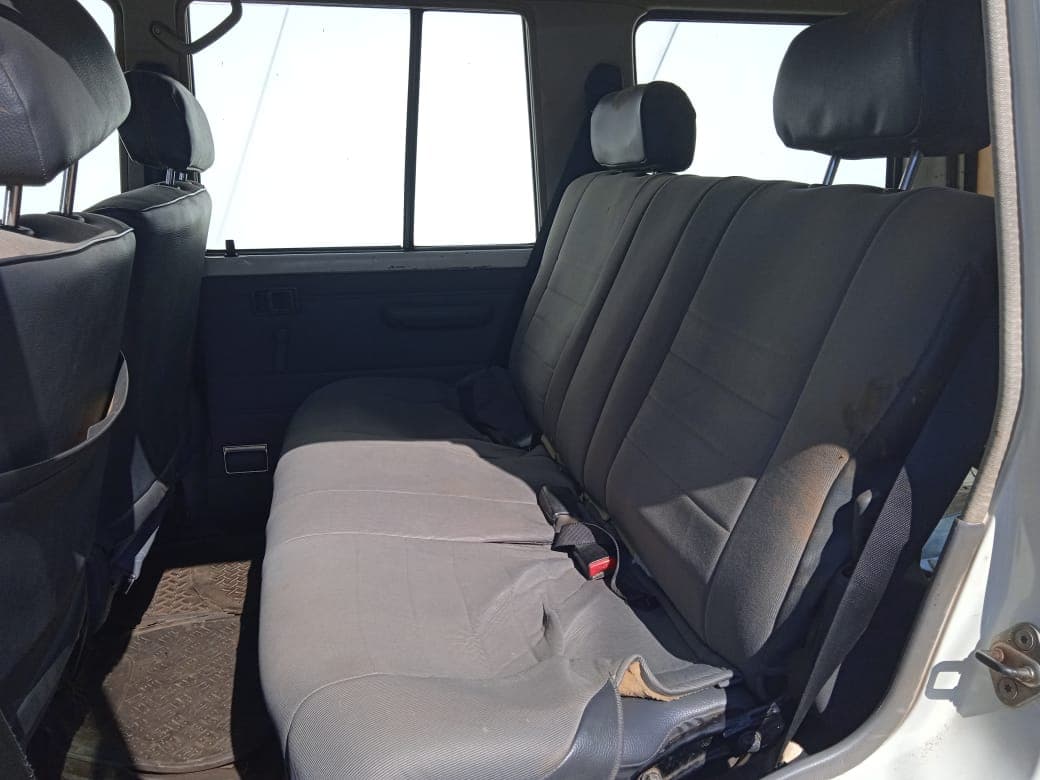 Toyota Land Cruiser — image 8