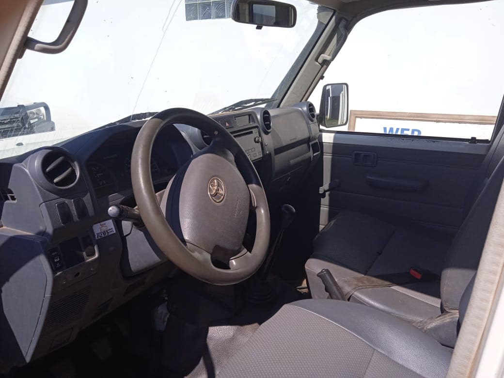 Toyota Land Cruiser — imagem 10