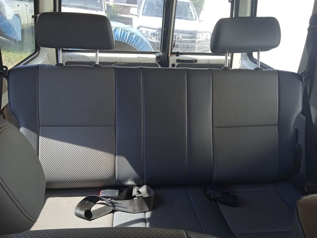 Toyota Land Cruiser — imagem 5