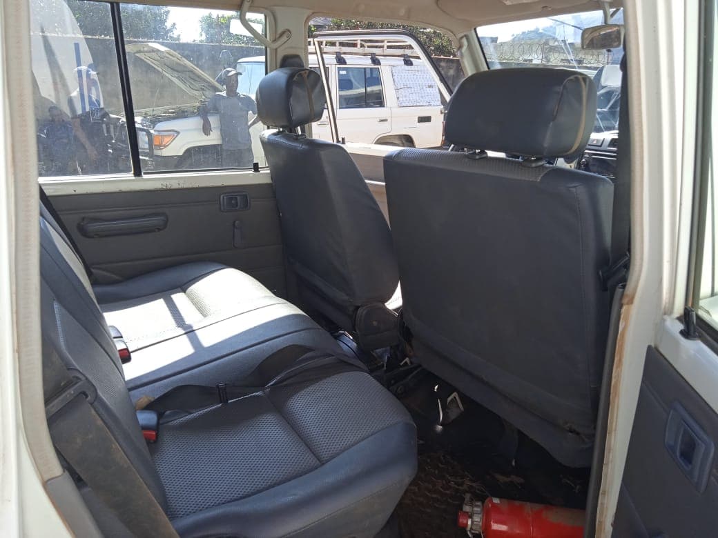 Toyota Land Cruiser — imagem 7