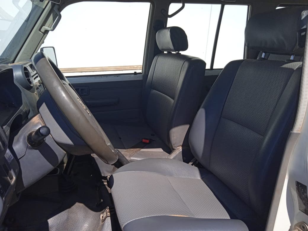 Toyota Land Cruiser — imagem 11
