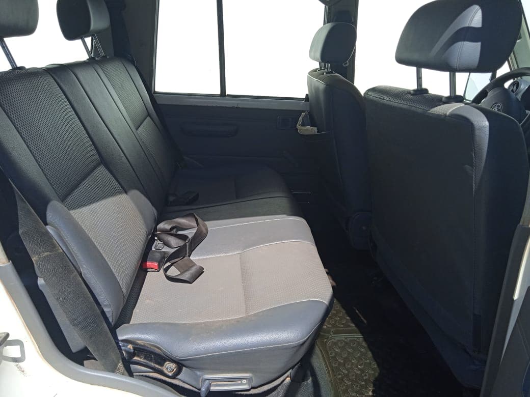 Toyota Land Cruiser — imagem 12