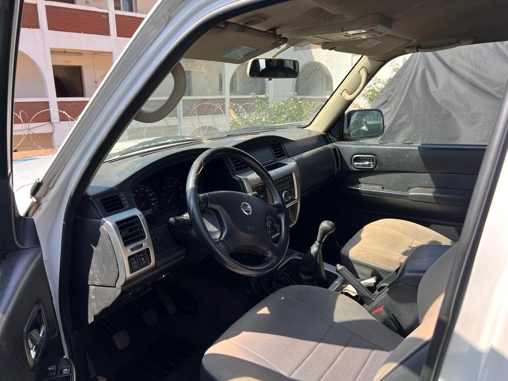 Nissan Patrol GL — imagem 11