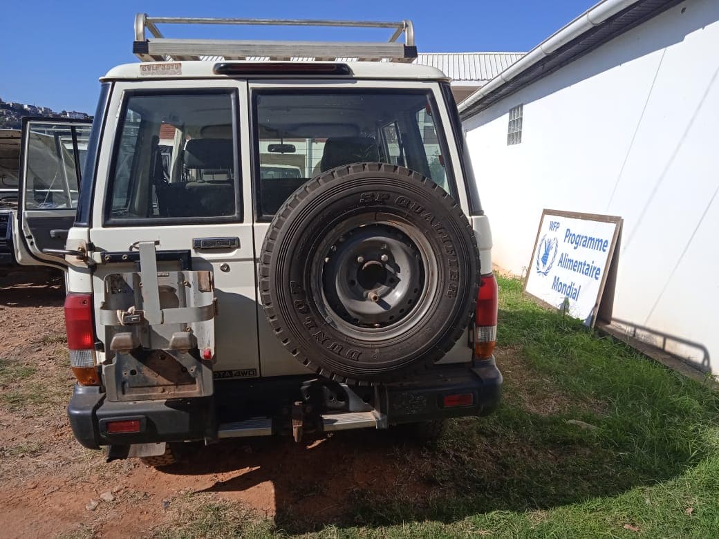Toyota Land Cruiser — image 5
