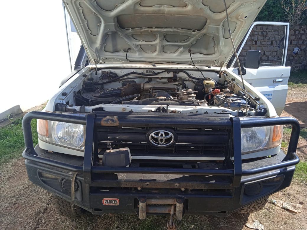 Toyota Land Cruiser — image 4