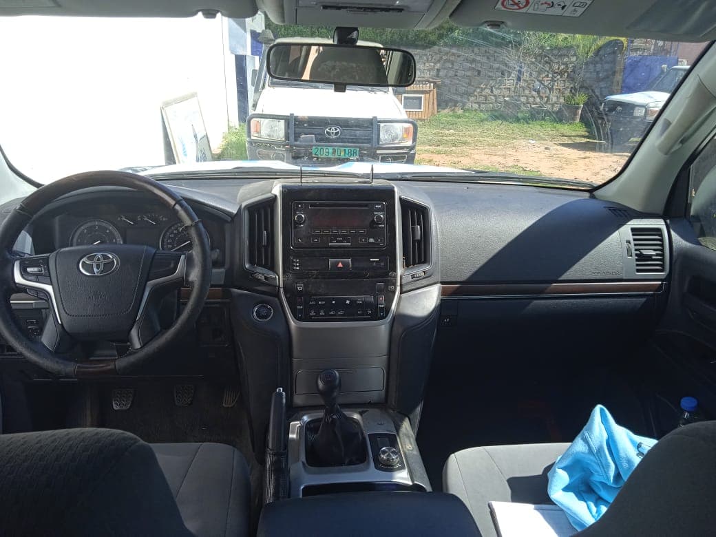 Toyota Land Cruiser — imagen 6
