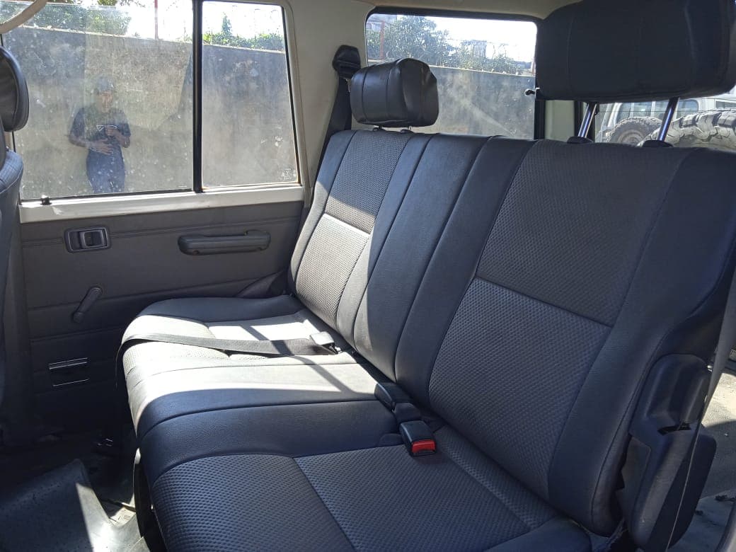 Toyota Land Cruiser — imagen 8