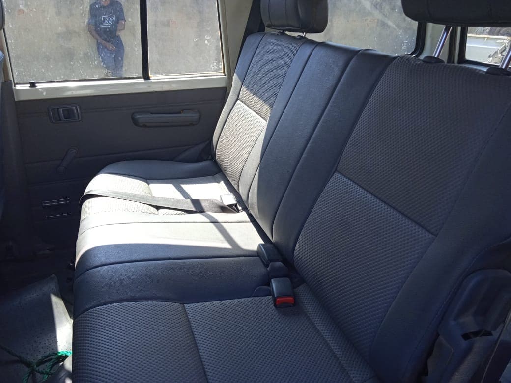Toyota Land Cruiser — imagen 7