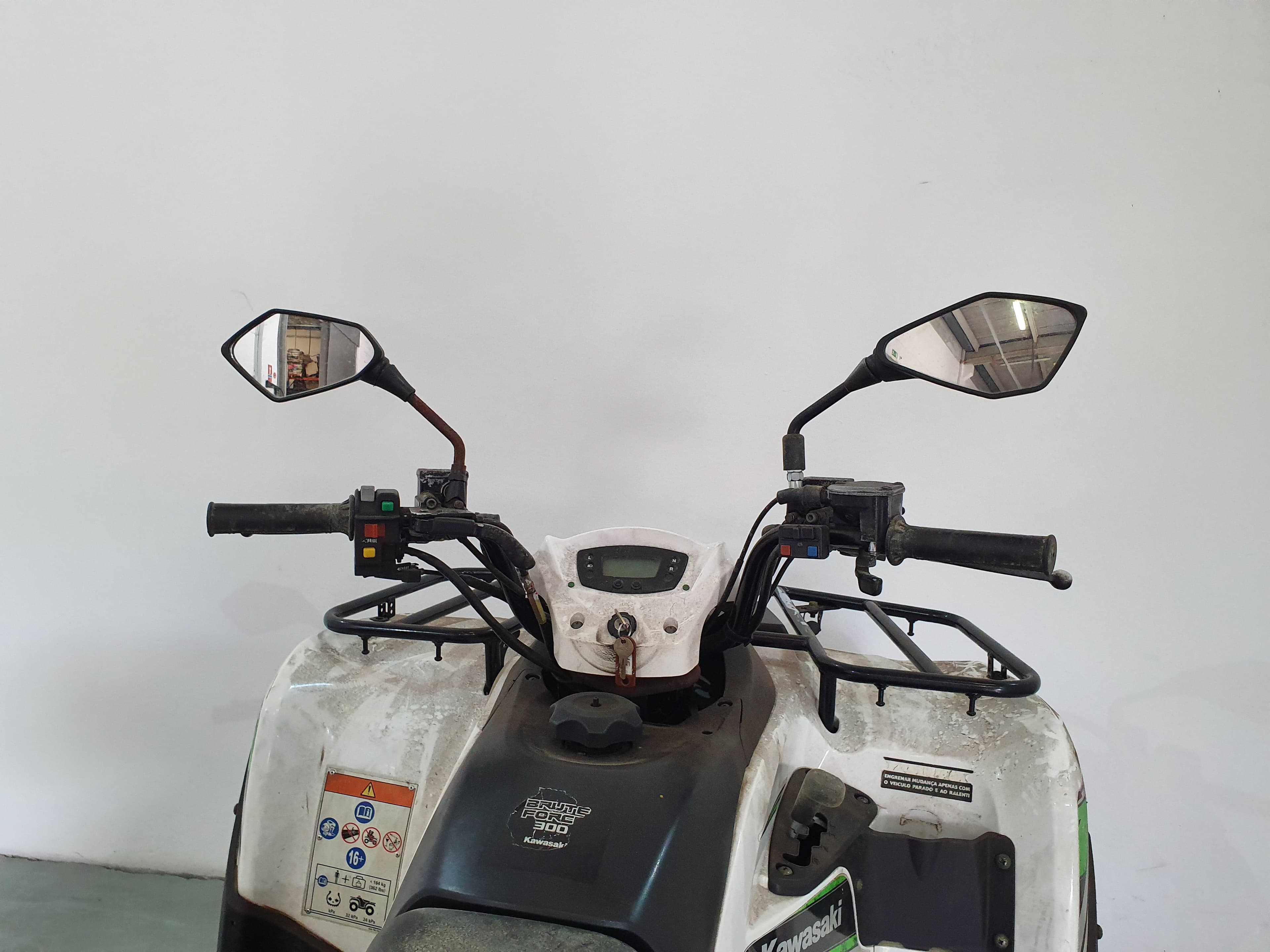 Moto 4 Kawasaki KVF300 · Ano 2015 — imagen 7