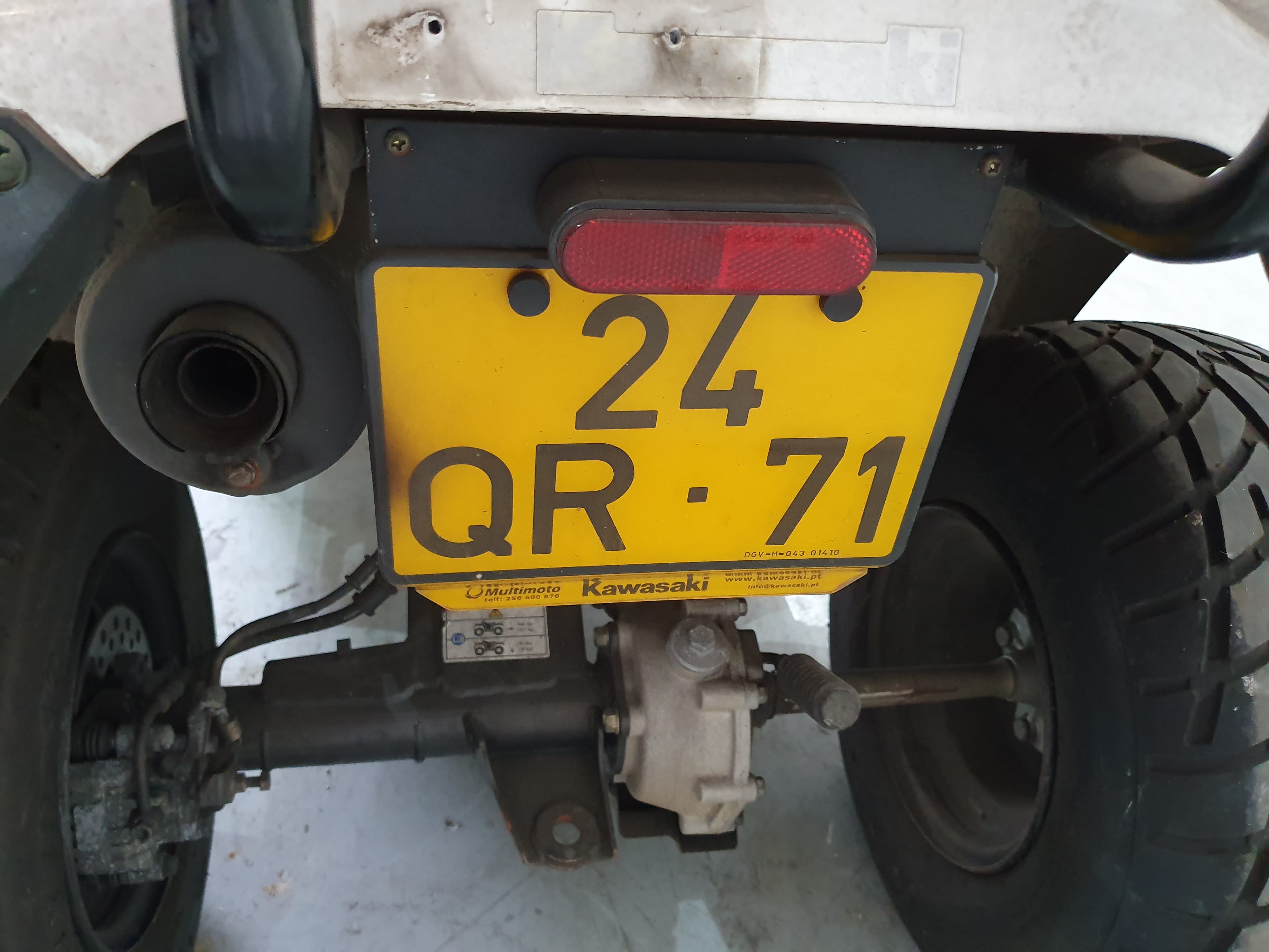 Moto 4 Kawasaki KVF300 · Ano 2015 — imagen 13
