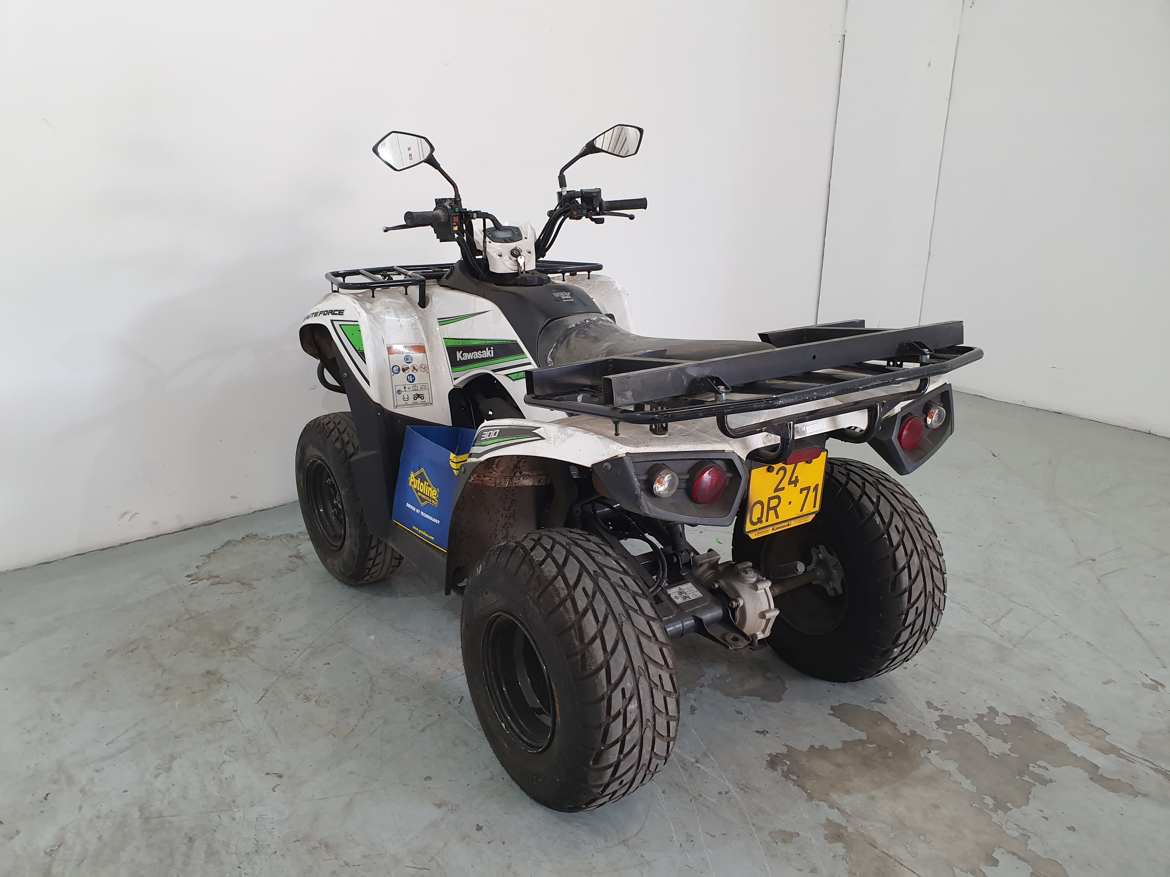 Moto 4 Kawasaki KVF300 · Ano 2015 — imagen 4