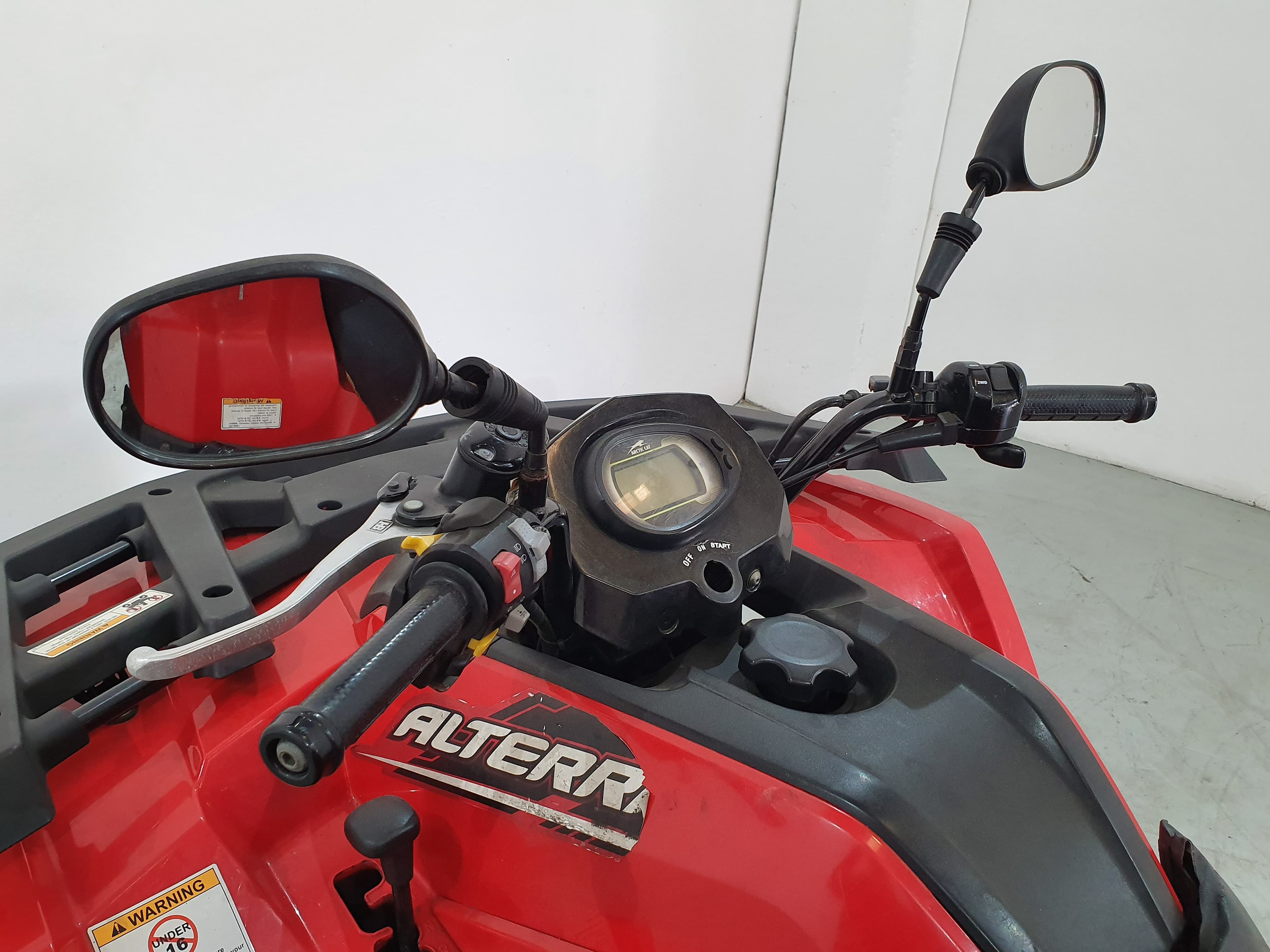 Moto 4 Arctic CAT Alterra 400 4x4 · Ano 2017 — image 11