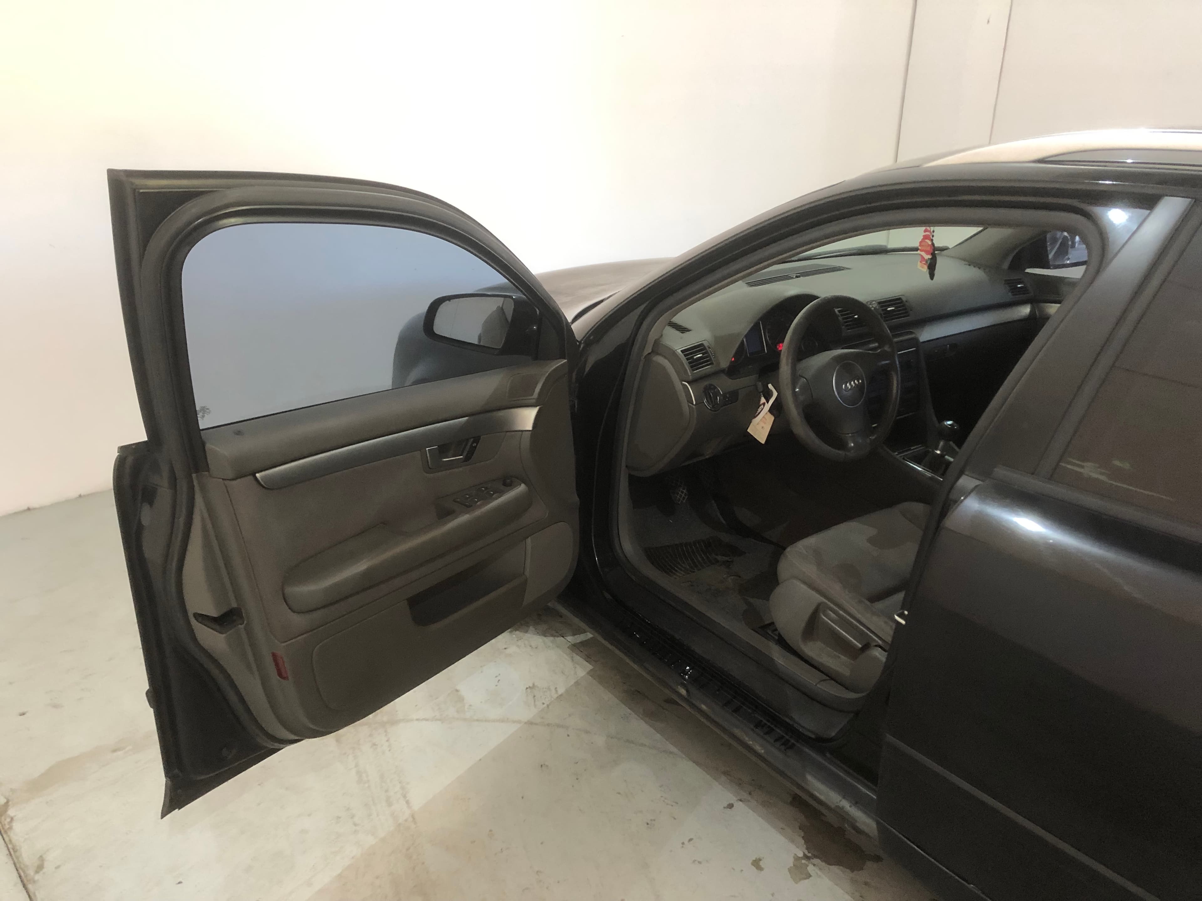 Audi A4 1.9 TDI · Ano 2004 — image 16