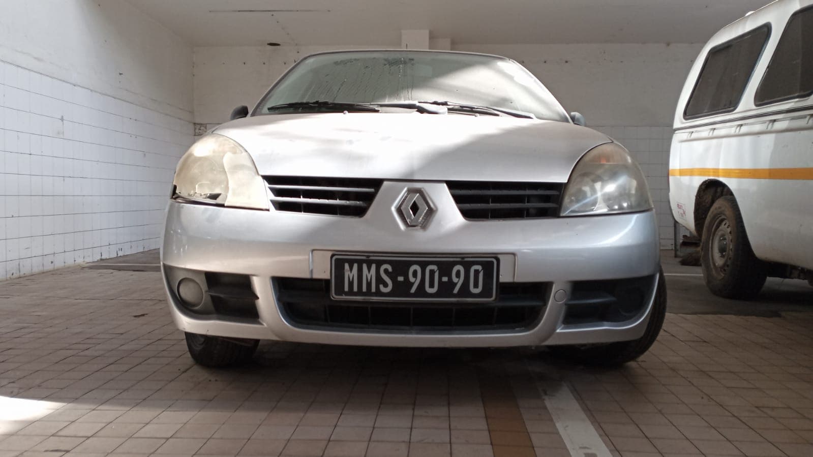 Renault Clio — image 12
