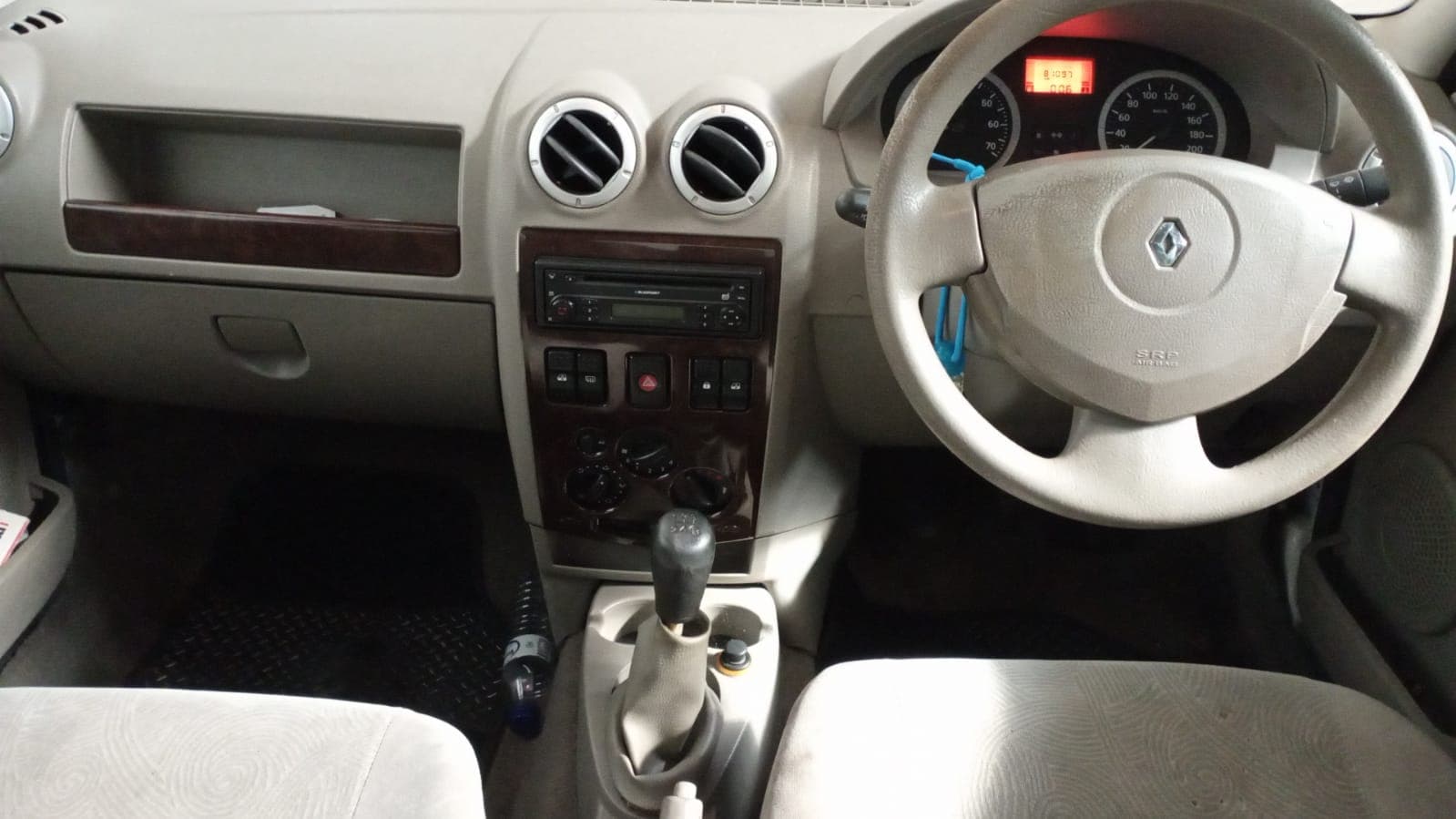 Renault Logan — imagem 10
