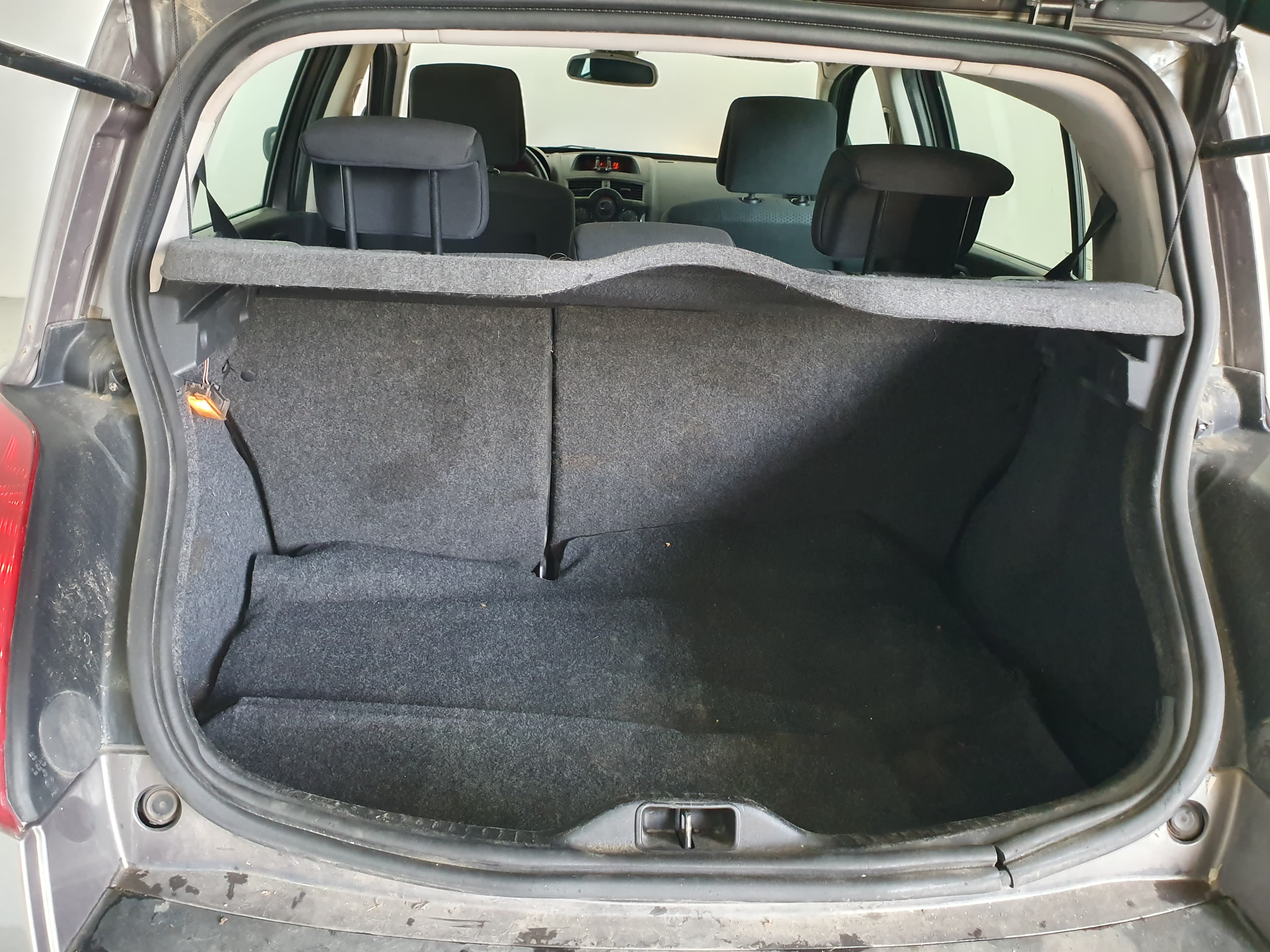 Renault Mégane 1.5DCI · Ano 2004 — imagem 30