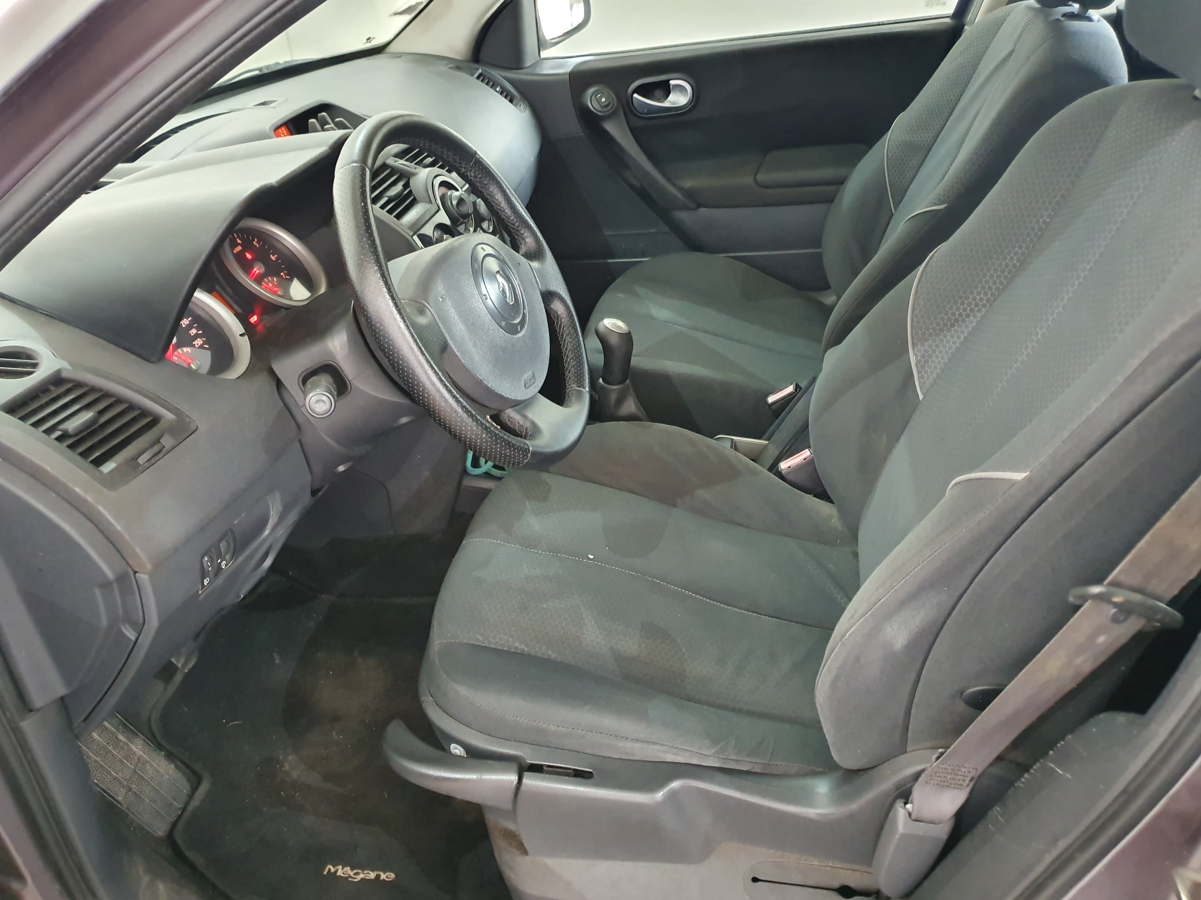 Renault Mégane 1.5DCI · Ano 2004 — imagem 22