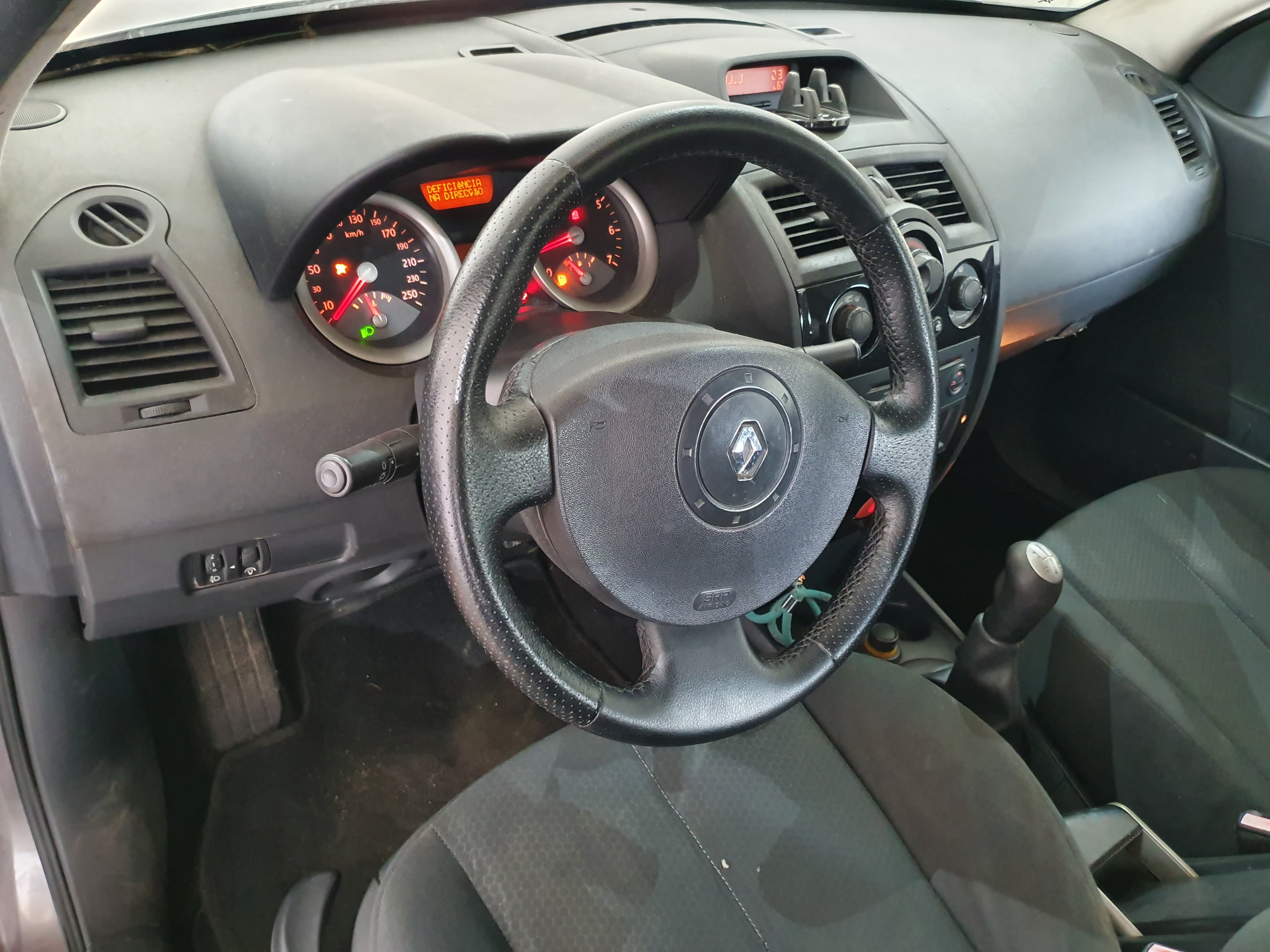 Renault Mégane 1.5DCI · Ano 2004 — imagem 36