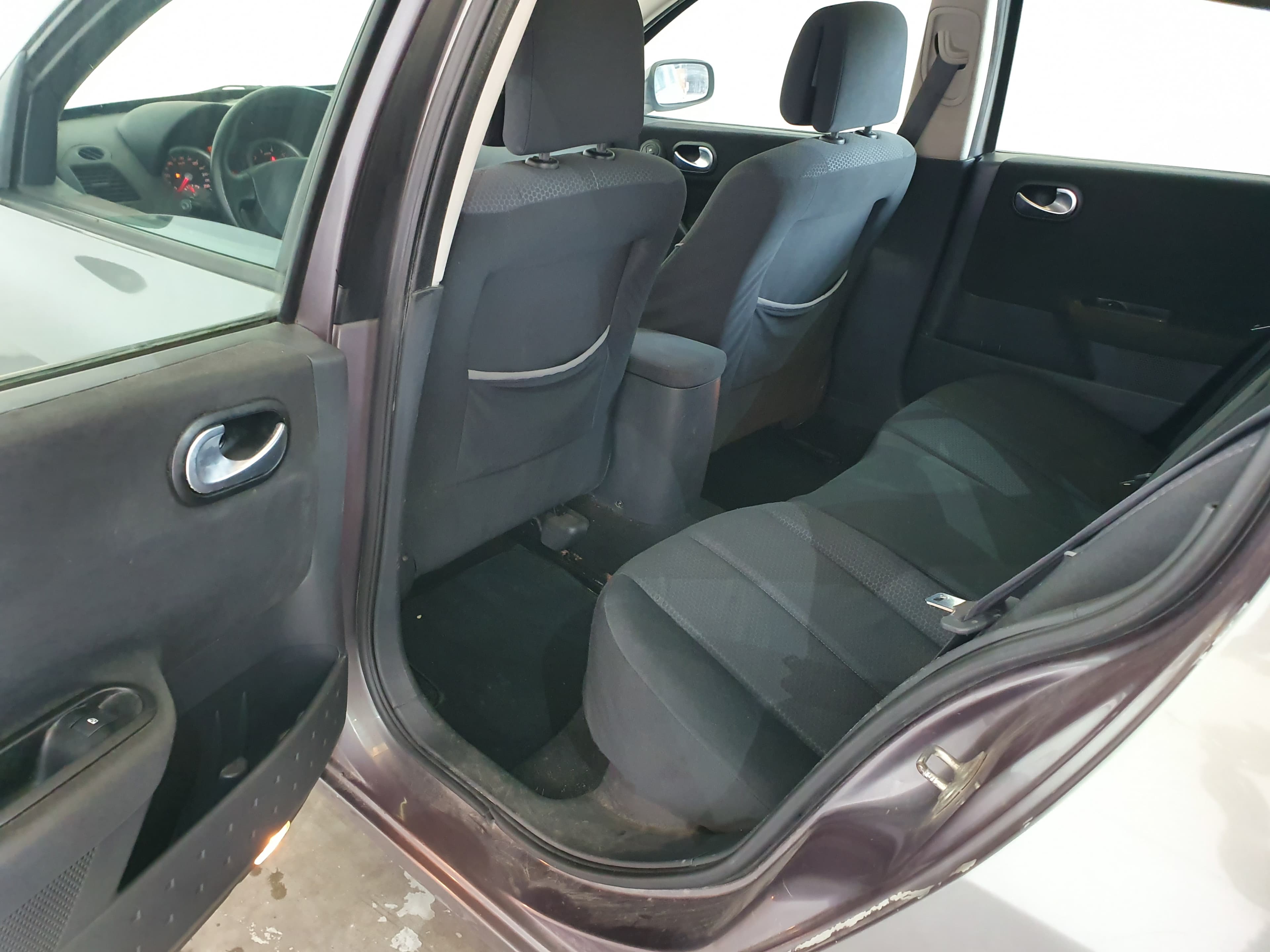 Renault Mégane 1.5DCI · Ano 2004 — imagem 32