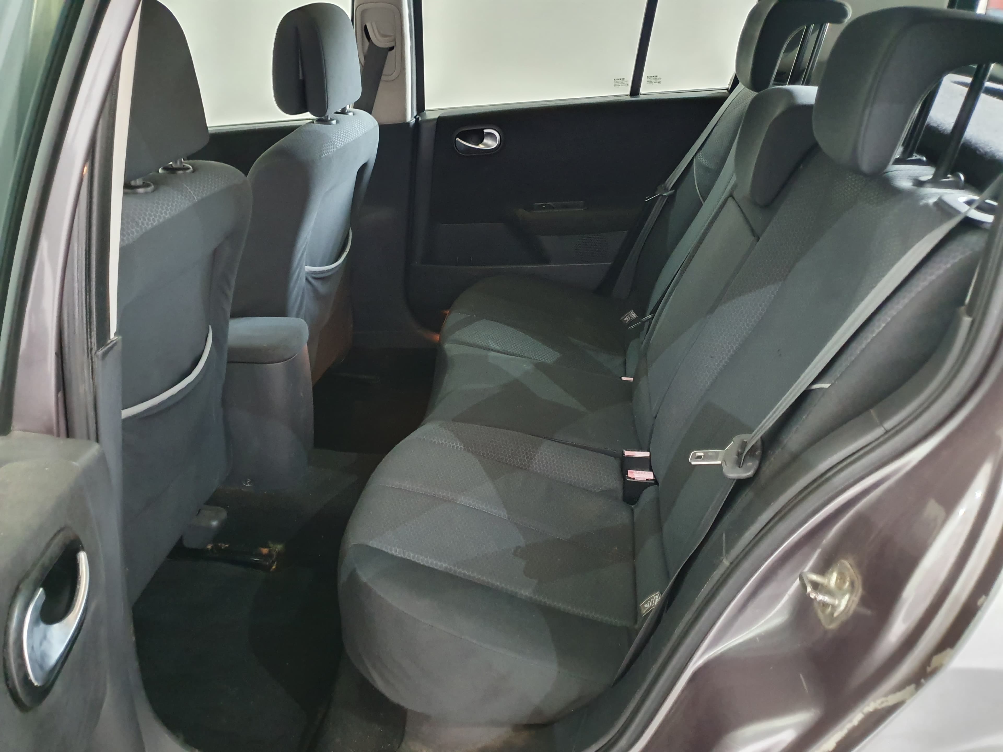 Renault Mégane 1.5DCI · Ano 2004 — imagem 34